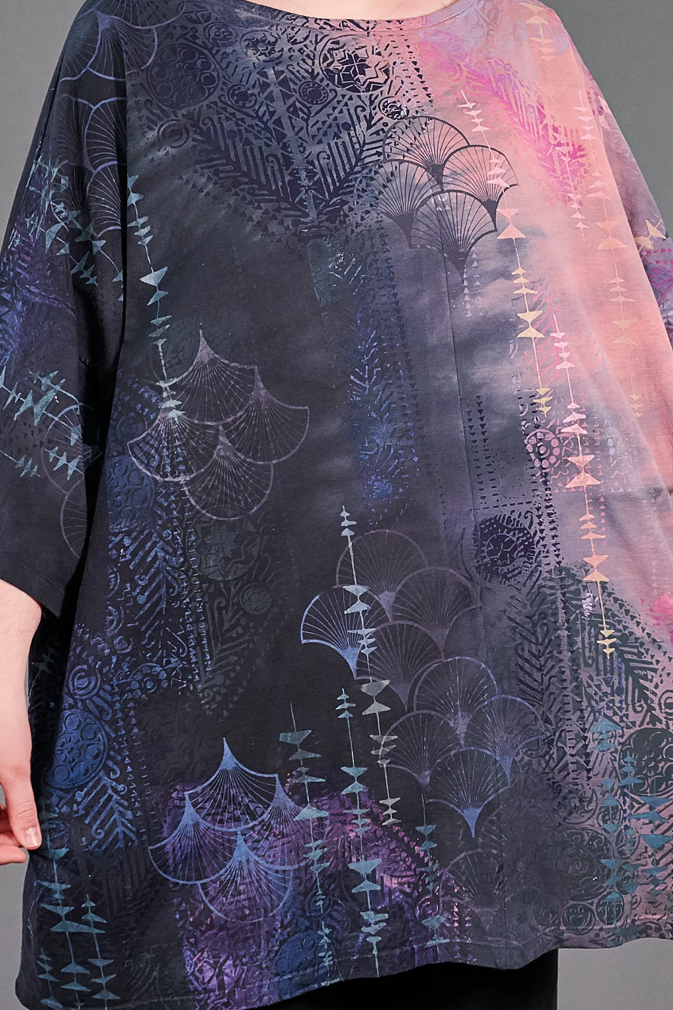 1236HD Line Tee-Dawn/Midnight-Crystal Palace