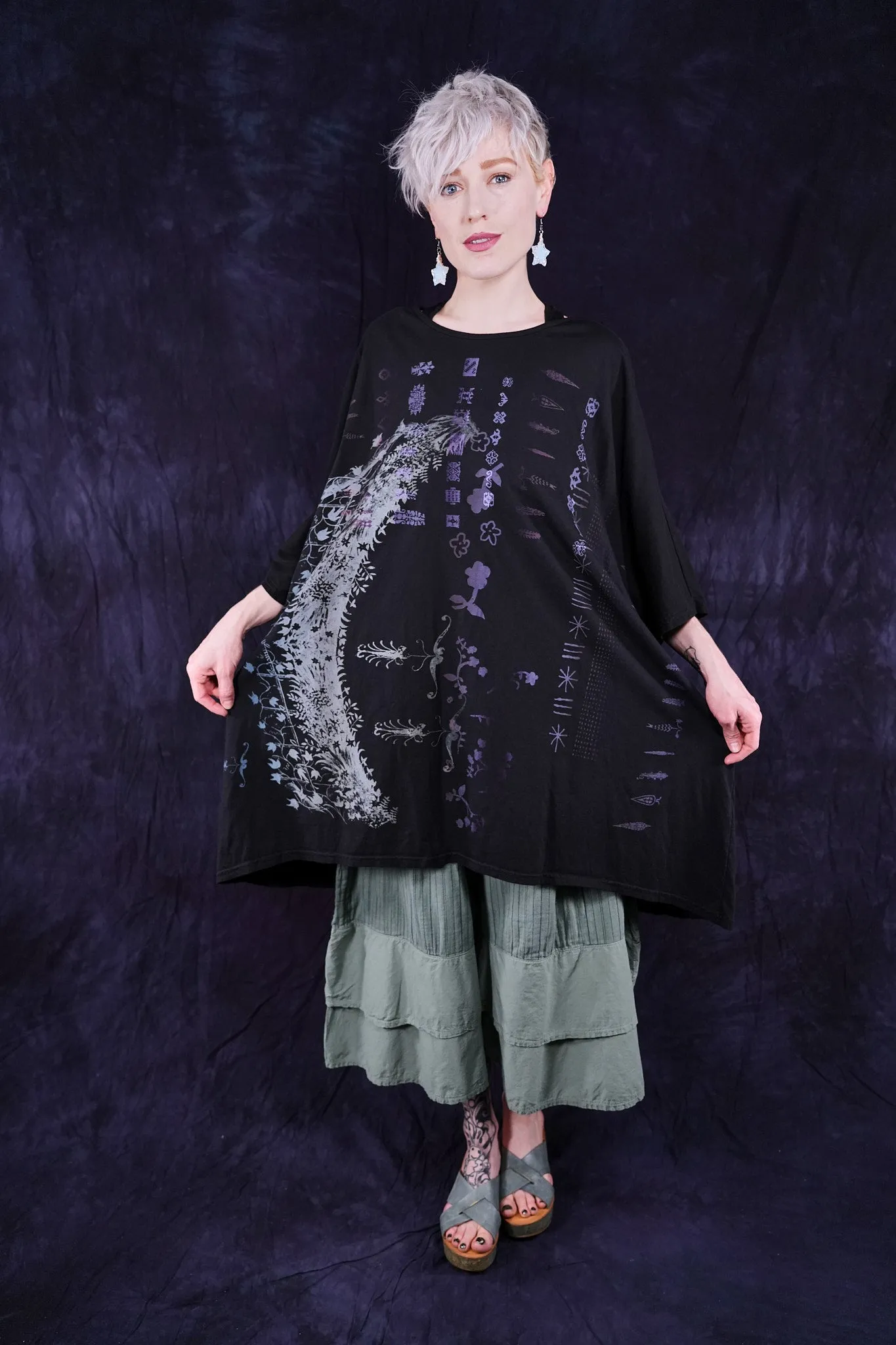 1255 Art Tee Francesca Black-Assisi Arch