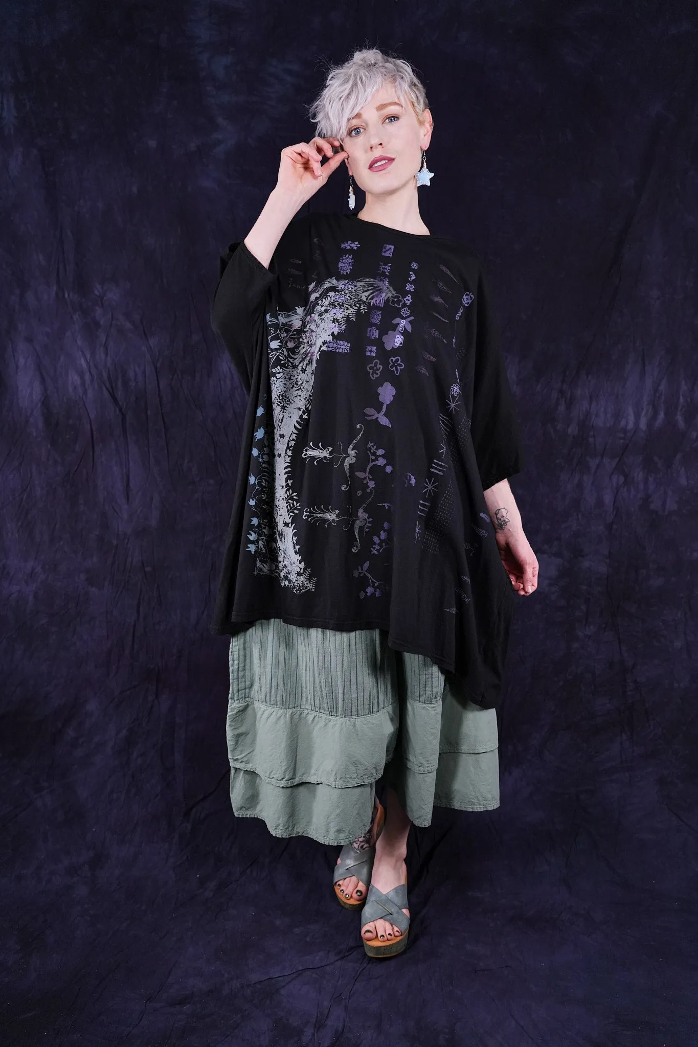 1255 Art Tee Francesca Black-Assisi Arch