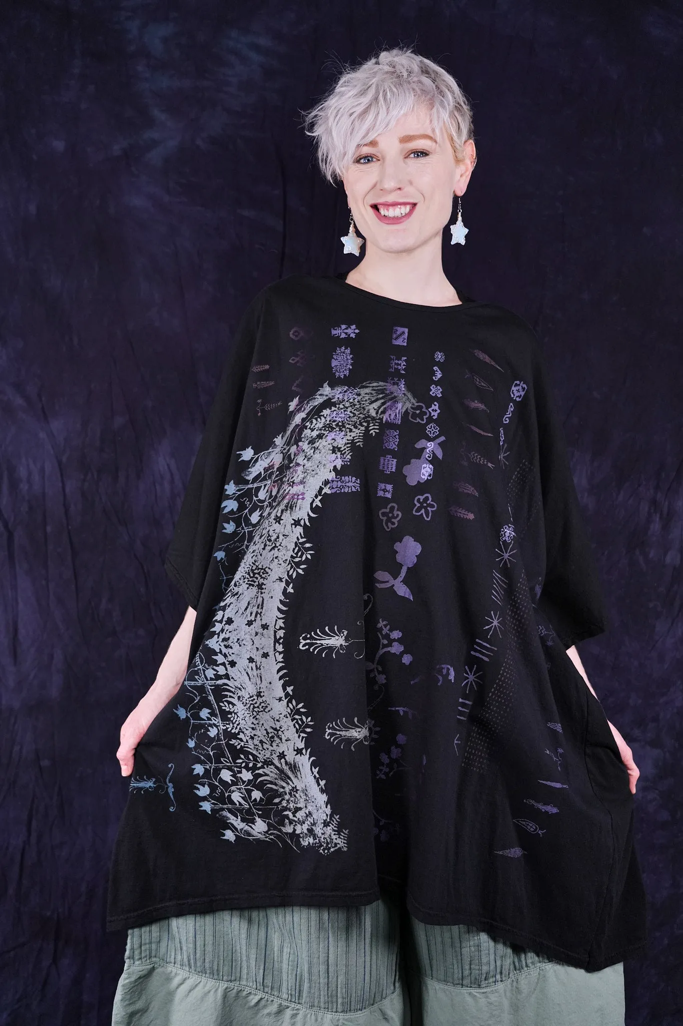 1255 Art Tee Francesca Black-Assisi Arch