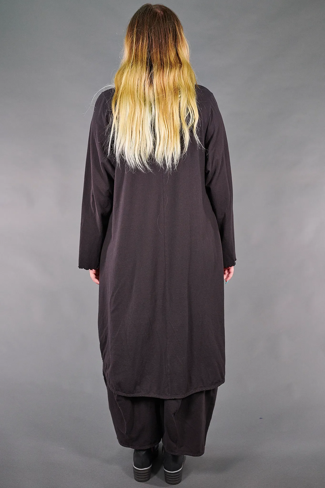 1257 Natalia Tunic-Noir-Solitary Grove