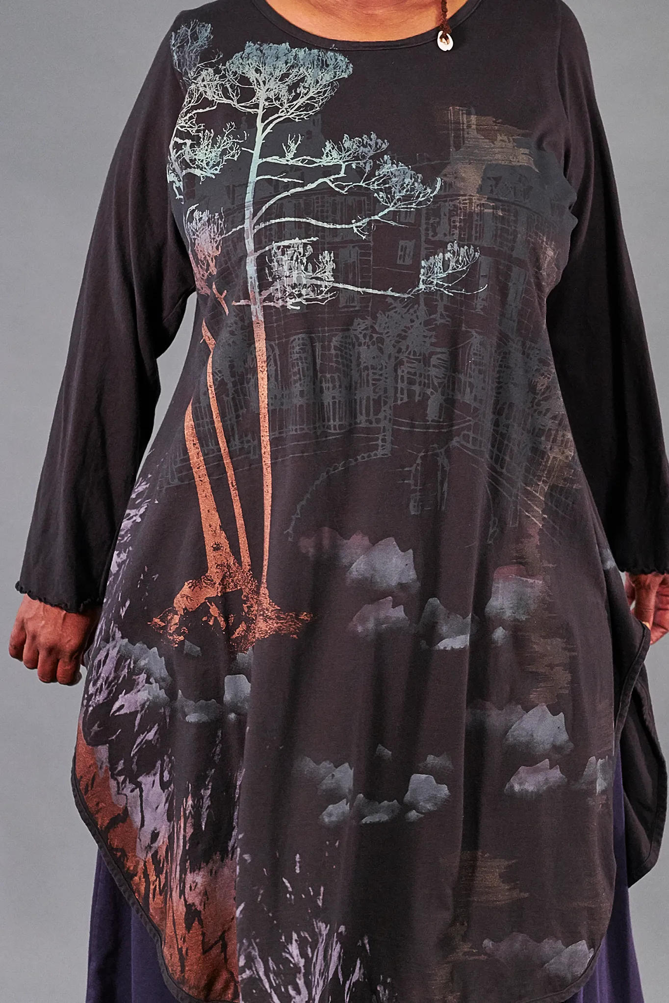 1257 Natalia Tunic-Noir-Solitary Grove