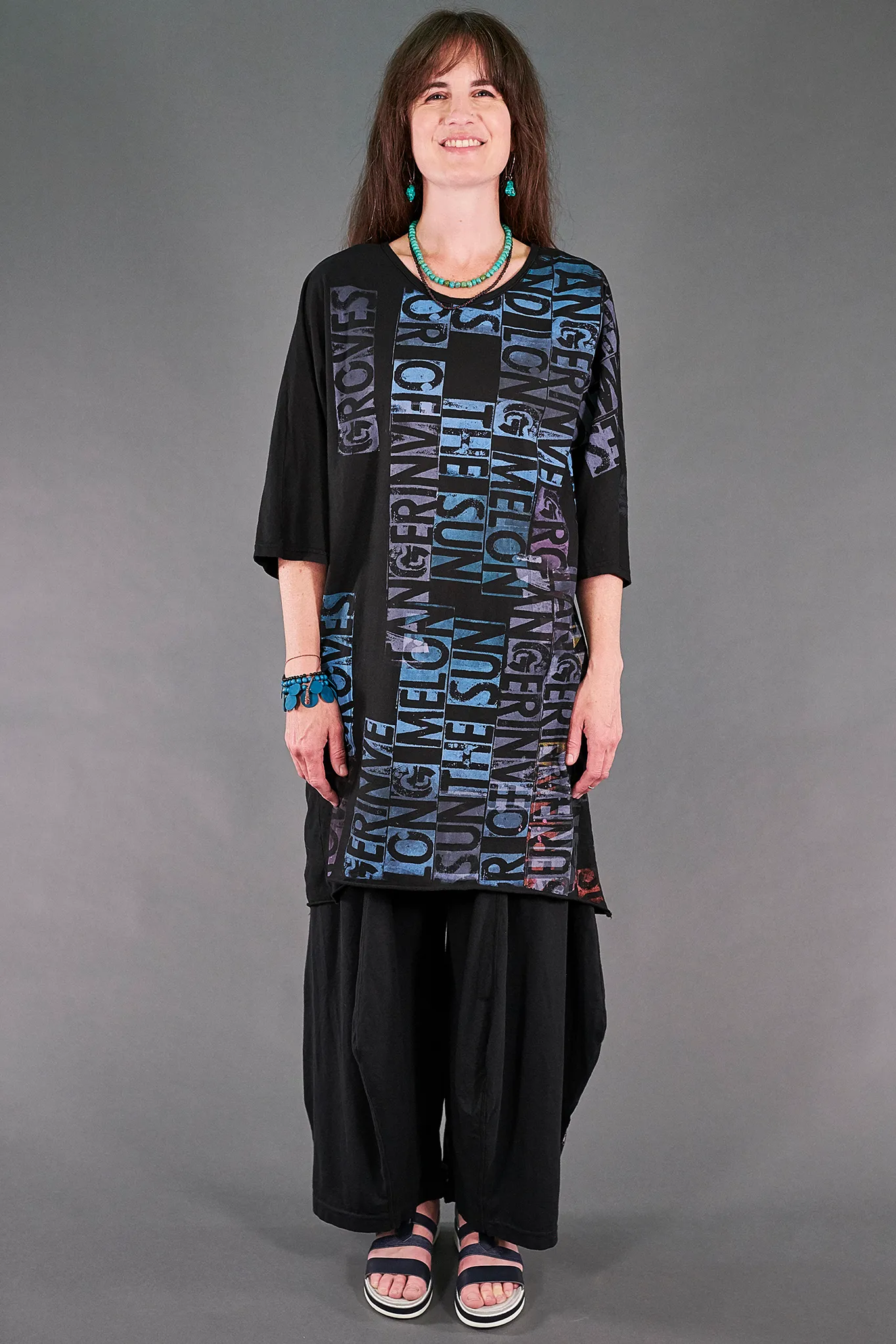 1564 Euro Slim Fit Art Tunic Magpie Black-Printer's Press