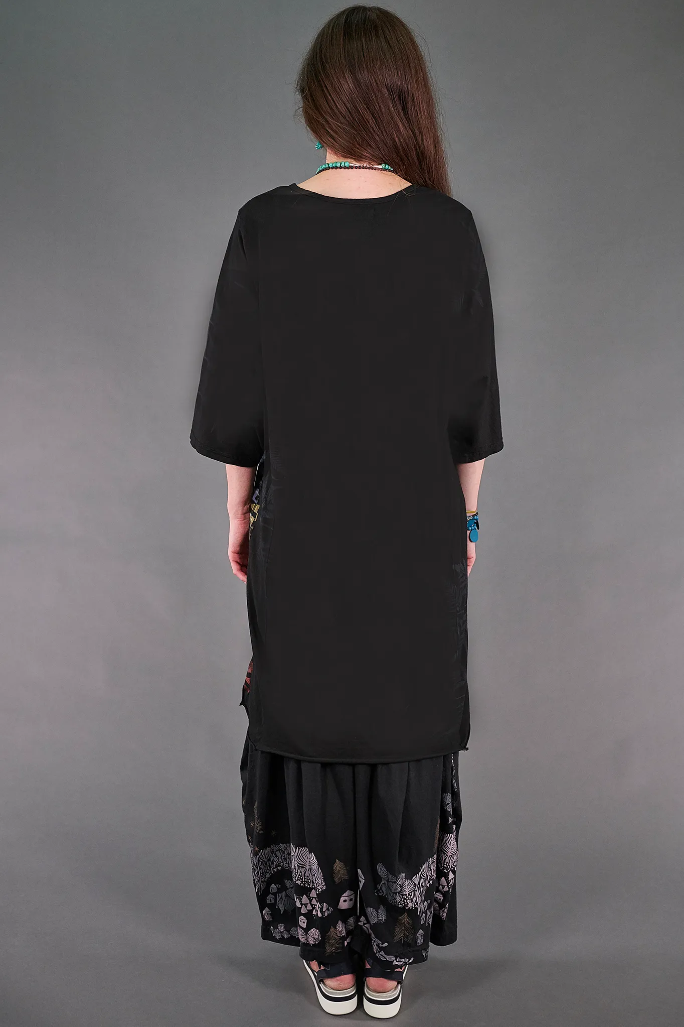 1564 Euro Slim Fit Art Tunic Magpie Black-Printer's Press