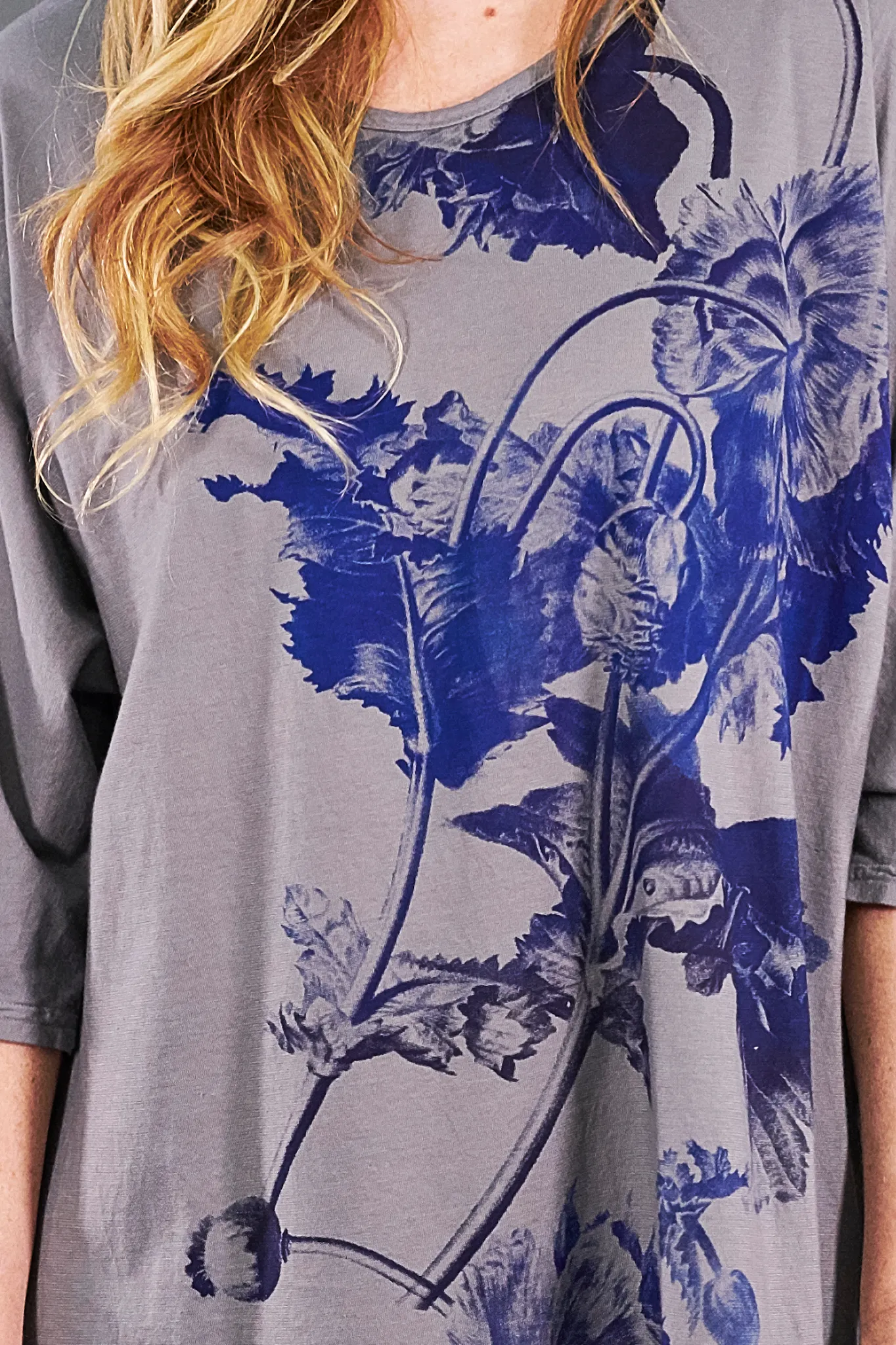 1564 Euro Slim Fit Art Tunic Pewter-Cool Botanical