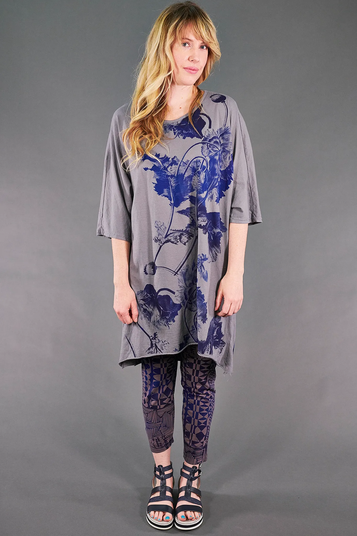 1564 Euro Slim Fit Art Tunic Pewter-Cool Botanical