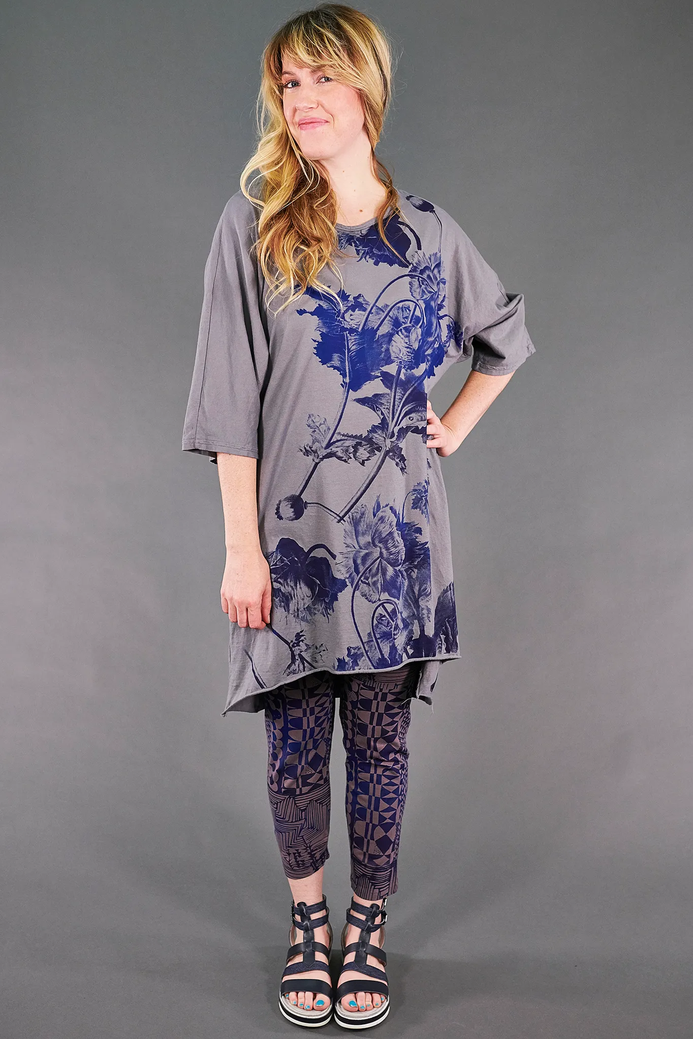 1564 Euro Slim Fit Art Tunic Pewter-Cool Botanical