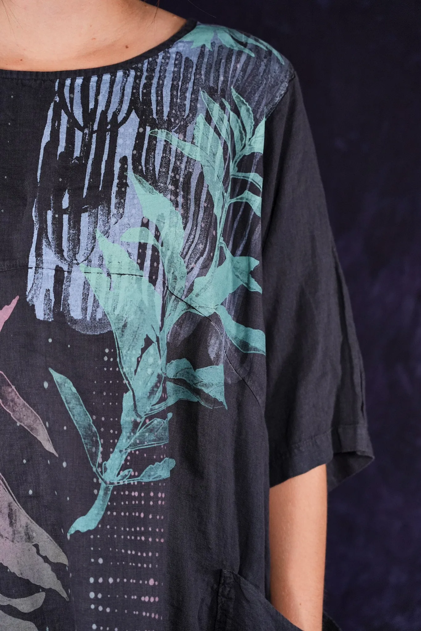 2270 Seaside Linen Tunic Black Sand-P