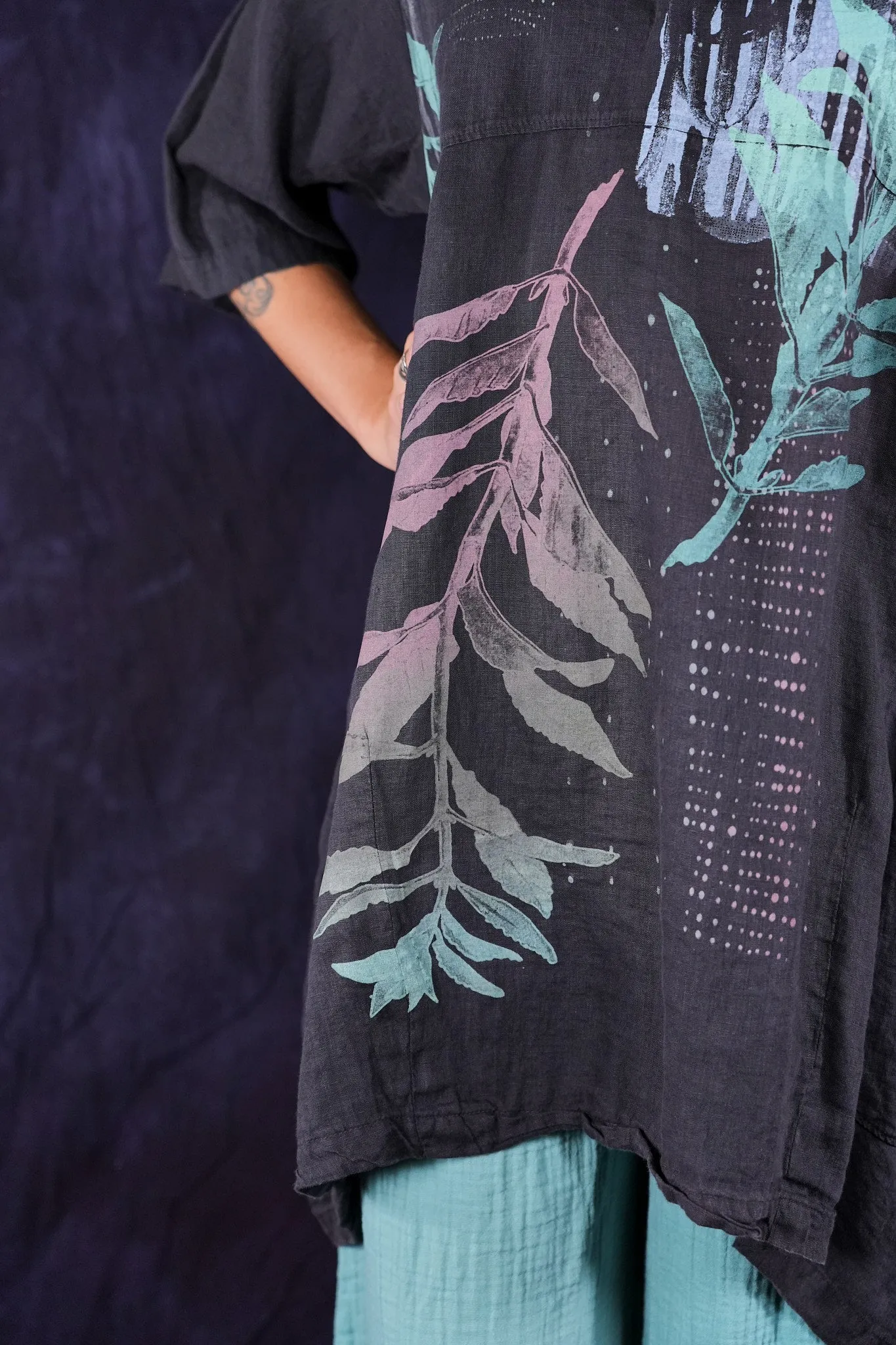 2270 Seaside Linen Tunic Black Sand-P