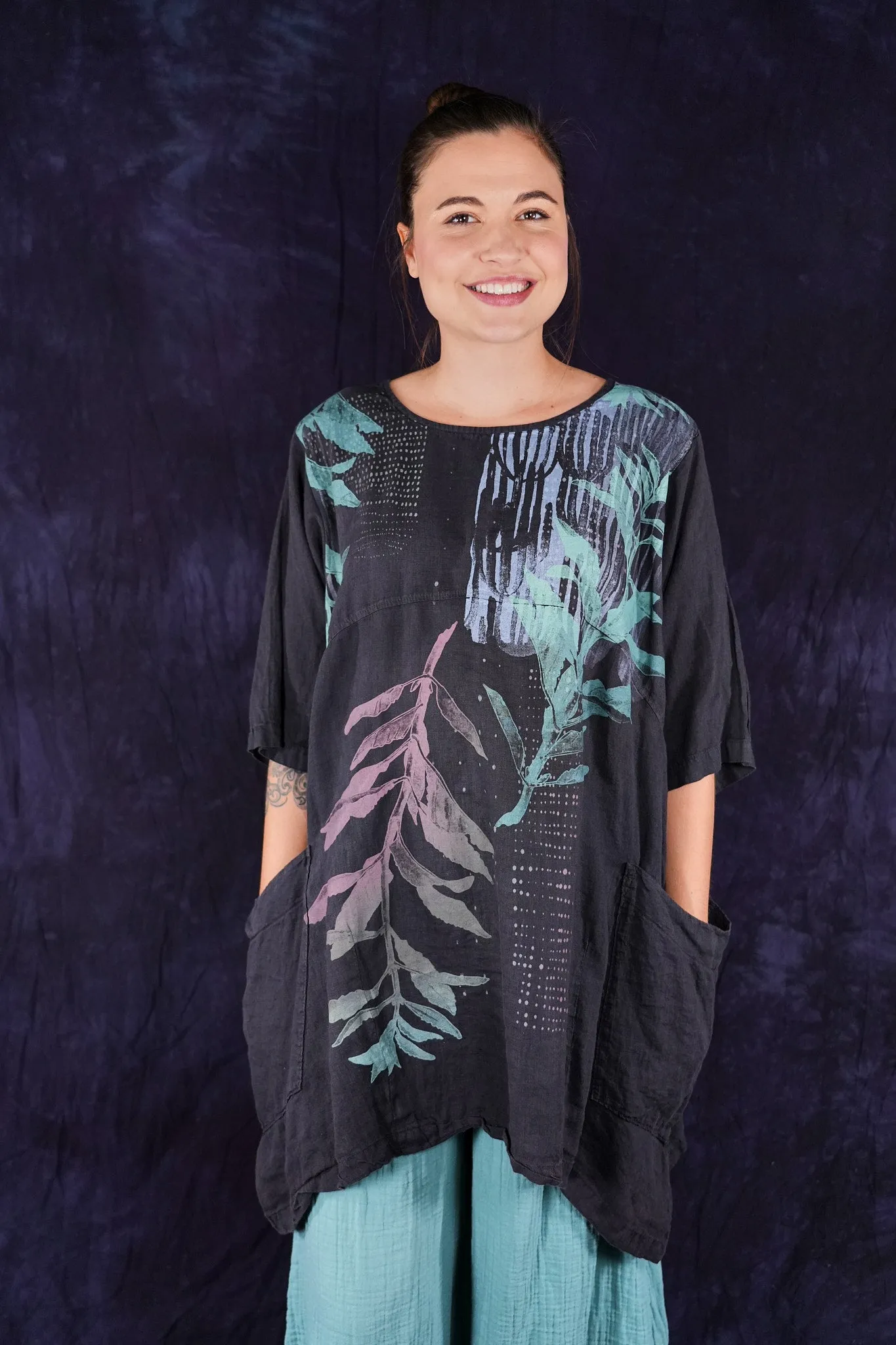 2270 Seaside Linen Tunic Black Sand-P