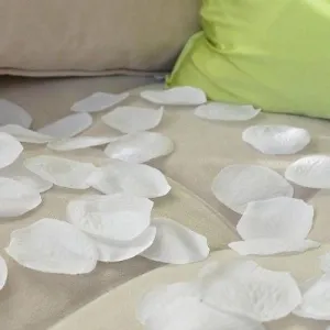 300 White Synthetic Rose Petals Fabric Rose Petals, Wedding Party Decoration
