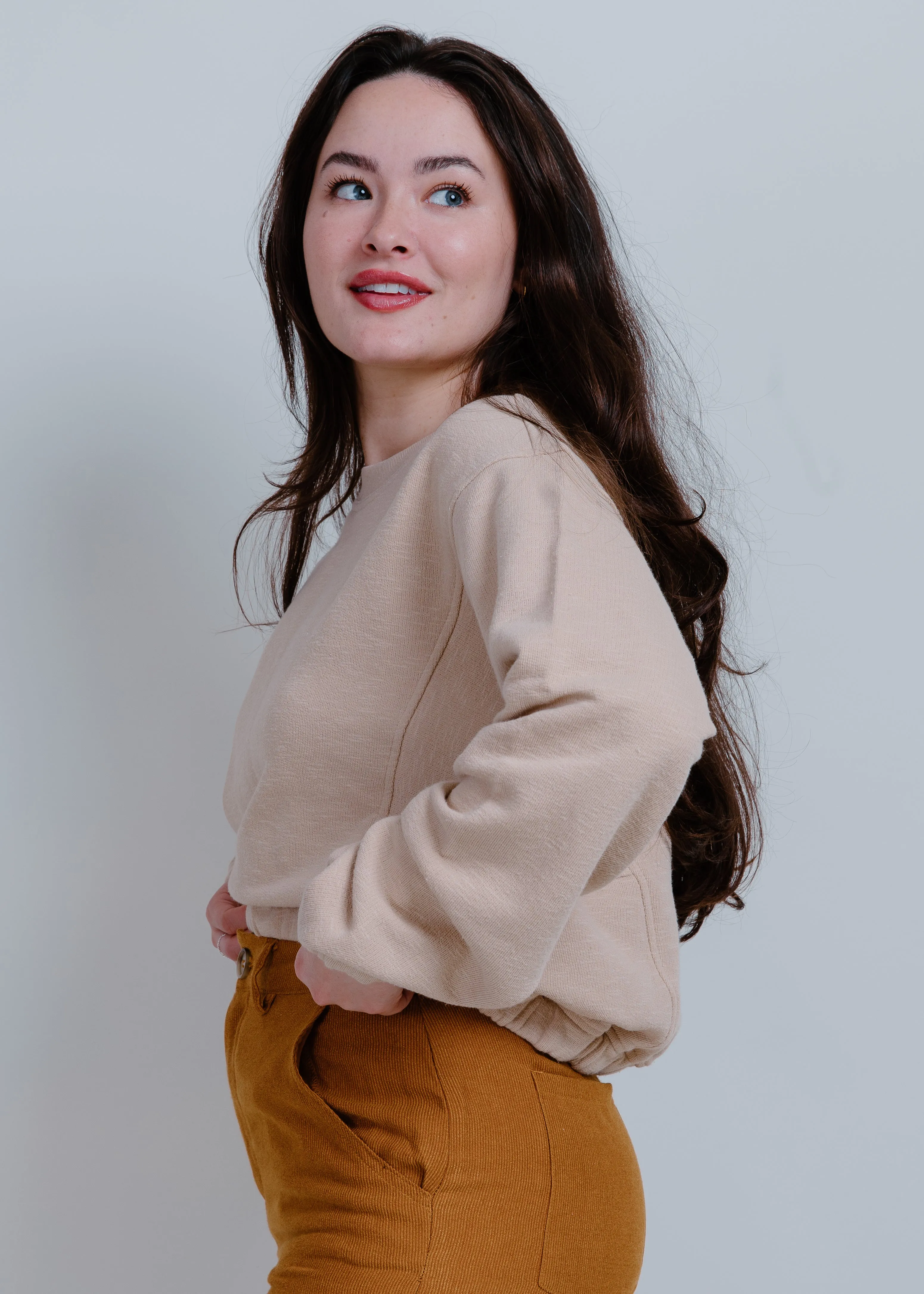 Daphne Cropped Crewneck - Taupe