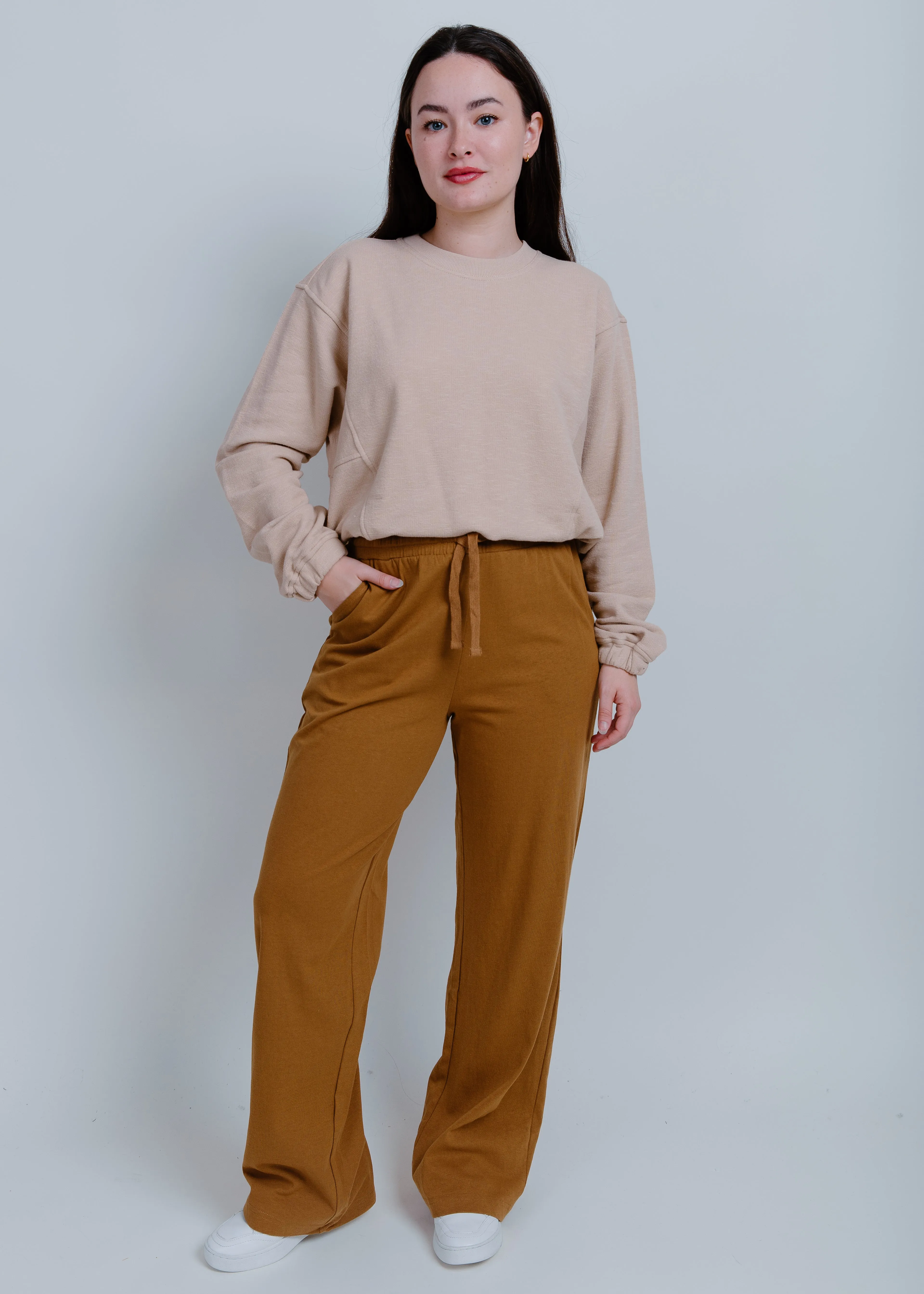 Daphne Cropped Crewneck - Taupe
