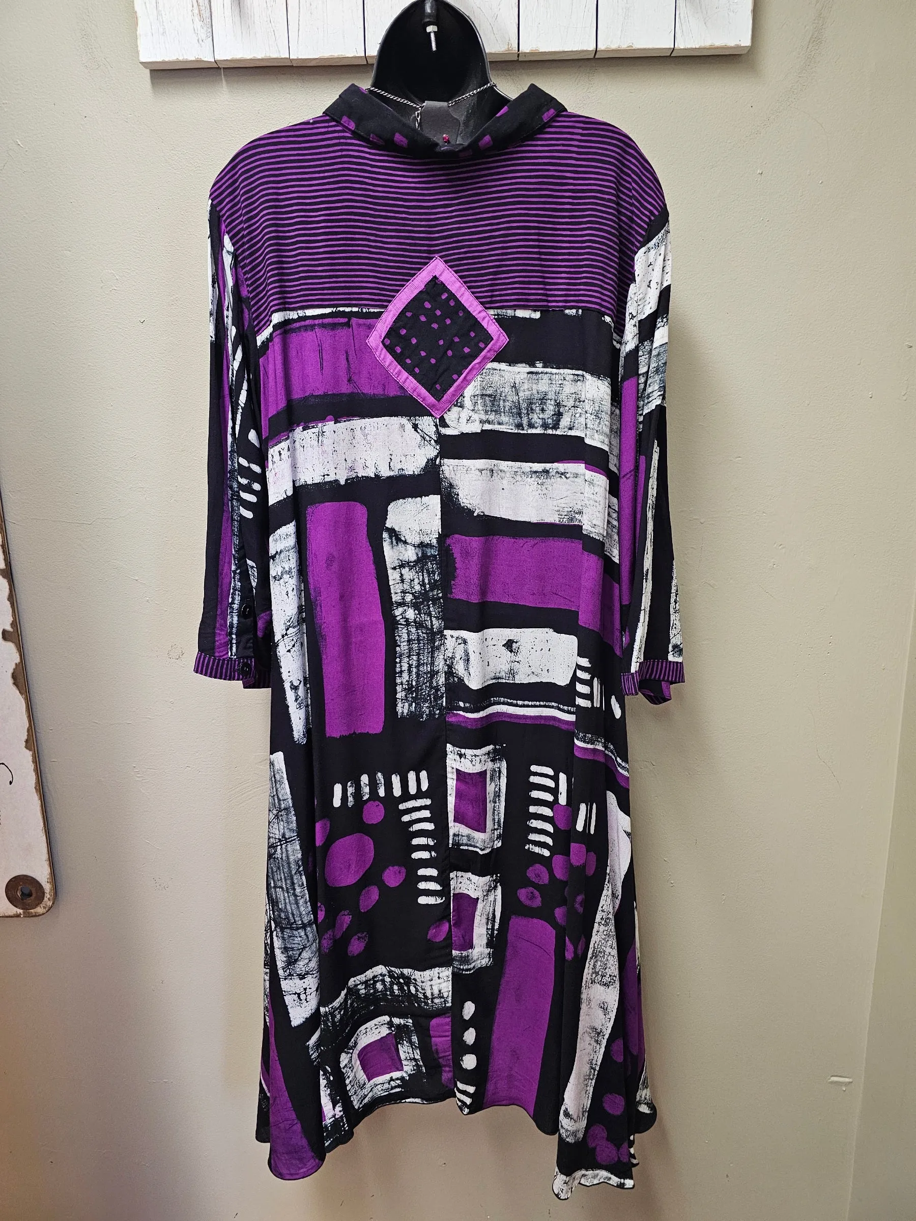 FINAL SALE WAS $164.99  Unique Gorgeous Button Down Hi-Lo Black & Fuschia Tunic Top