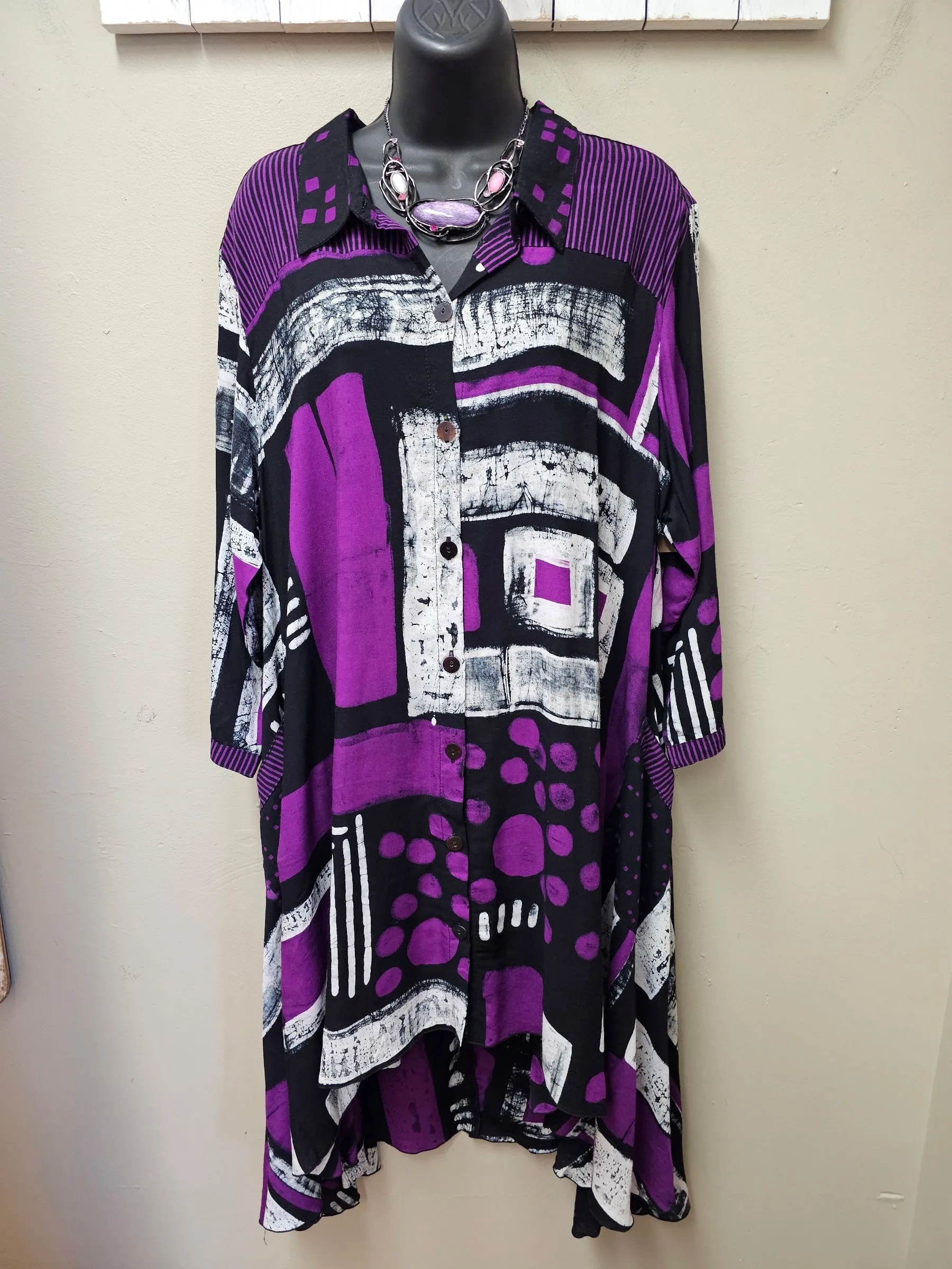 FINAL SALE WAS $164.99  Unique Gorgeous Button Down Hi-Lo Black & Fuschia Tunic Top