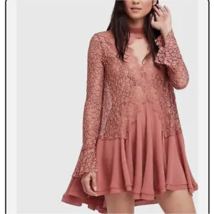 Free People Tell Tale Cutout Lace Tunic Dress NEW in Rosey Coral W1196 Sz XS