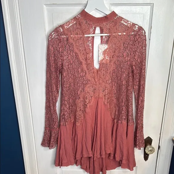 Free People Tell Tale Cutout Lace Tunic Dress NEW in Rosey Coral W1196 Sz XS