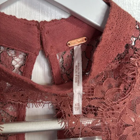 Free People Tell Tale Cutout Lace Tunic Dress NEW in Rosey Coral W1196 Sz XS