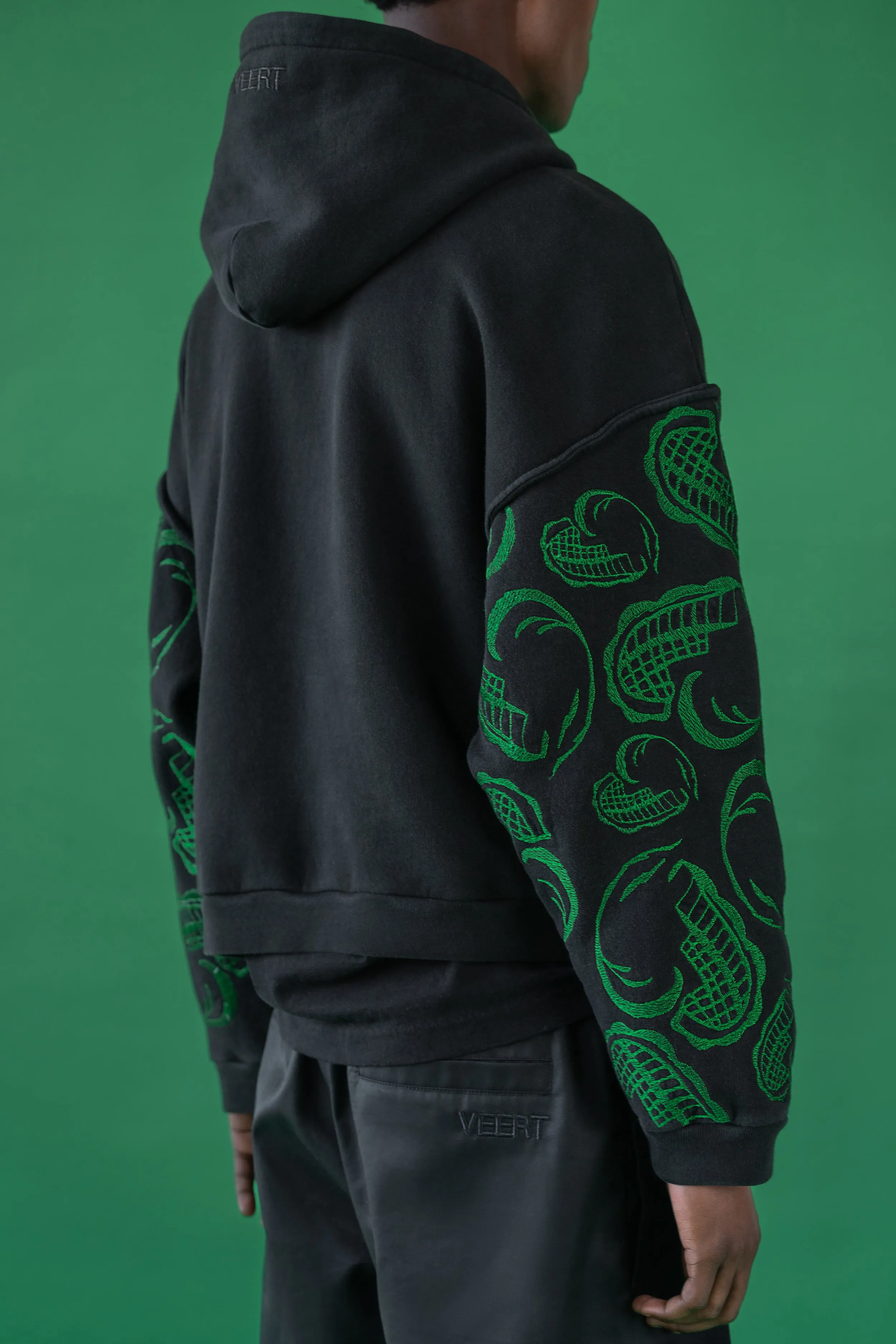 HEART EMBROIDERED HOODIE WITH FRESHWATER PEARLS ON STRING