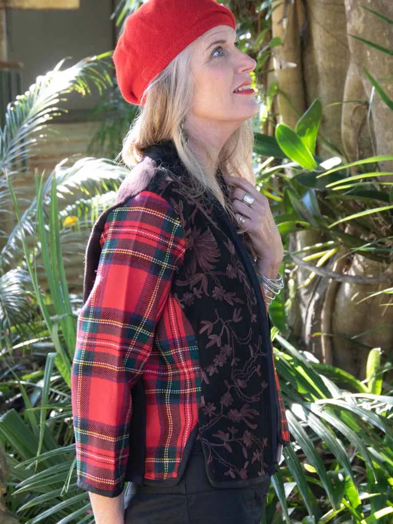 Highlandish Pure Wool Jacket Red