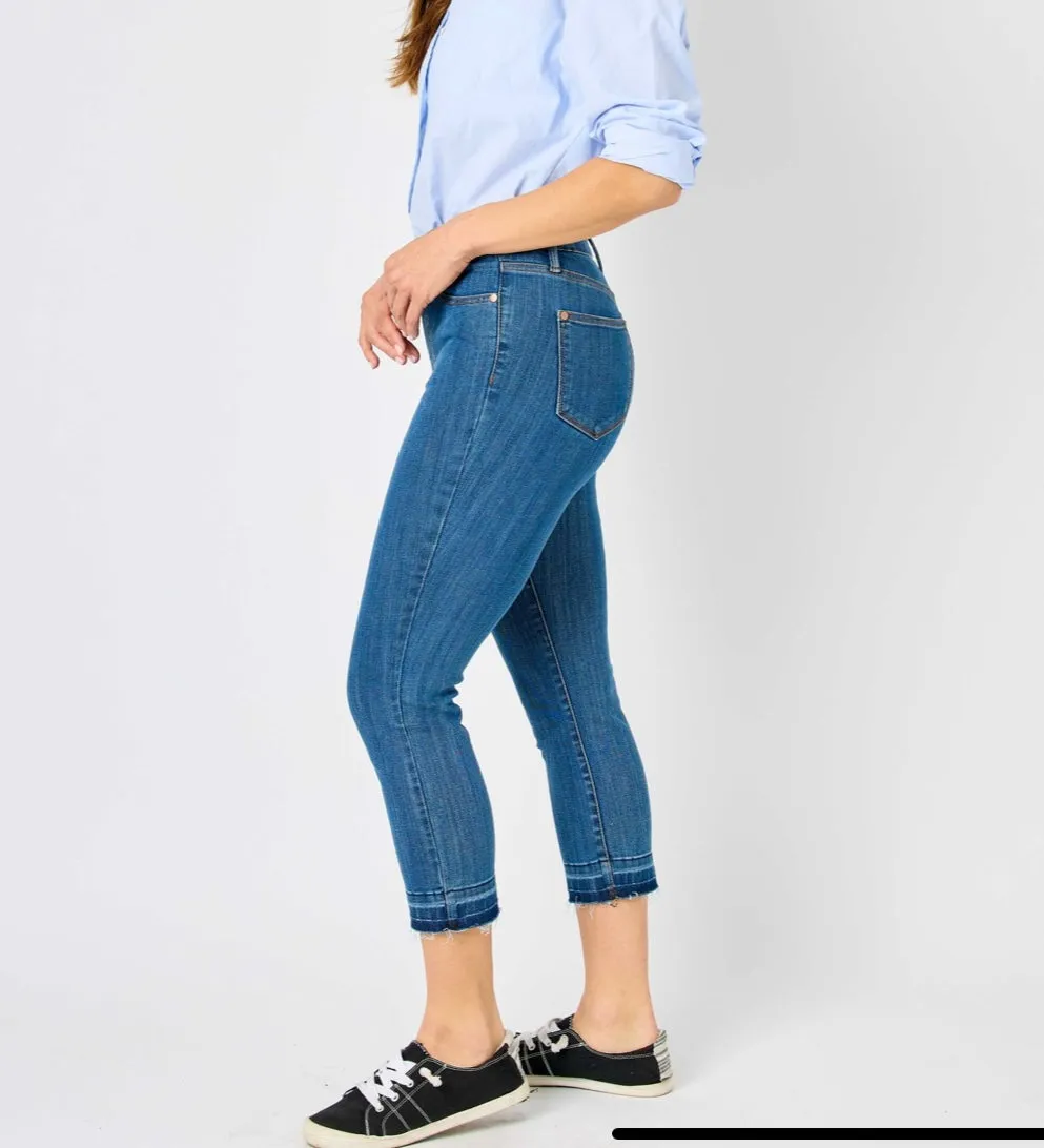 Jana Pull On Capri Jeans
