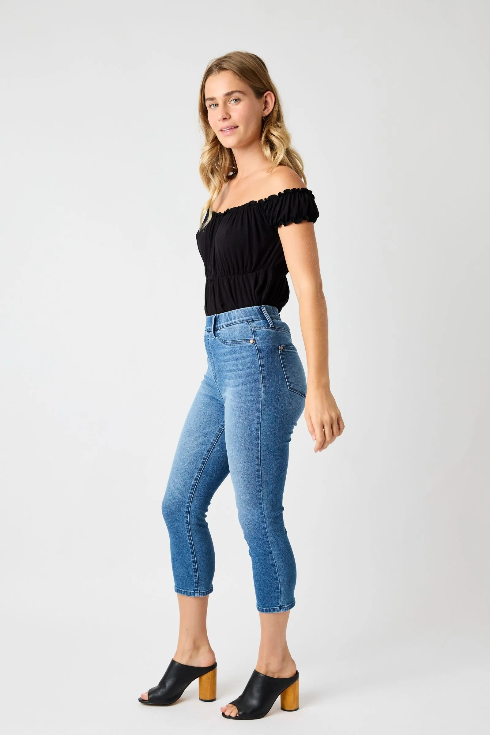 Judy Blue | Cooling Denim Pull On Capris