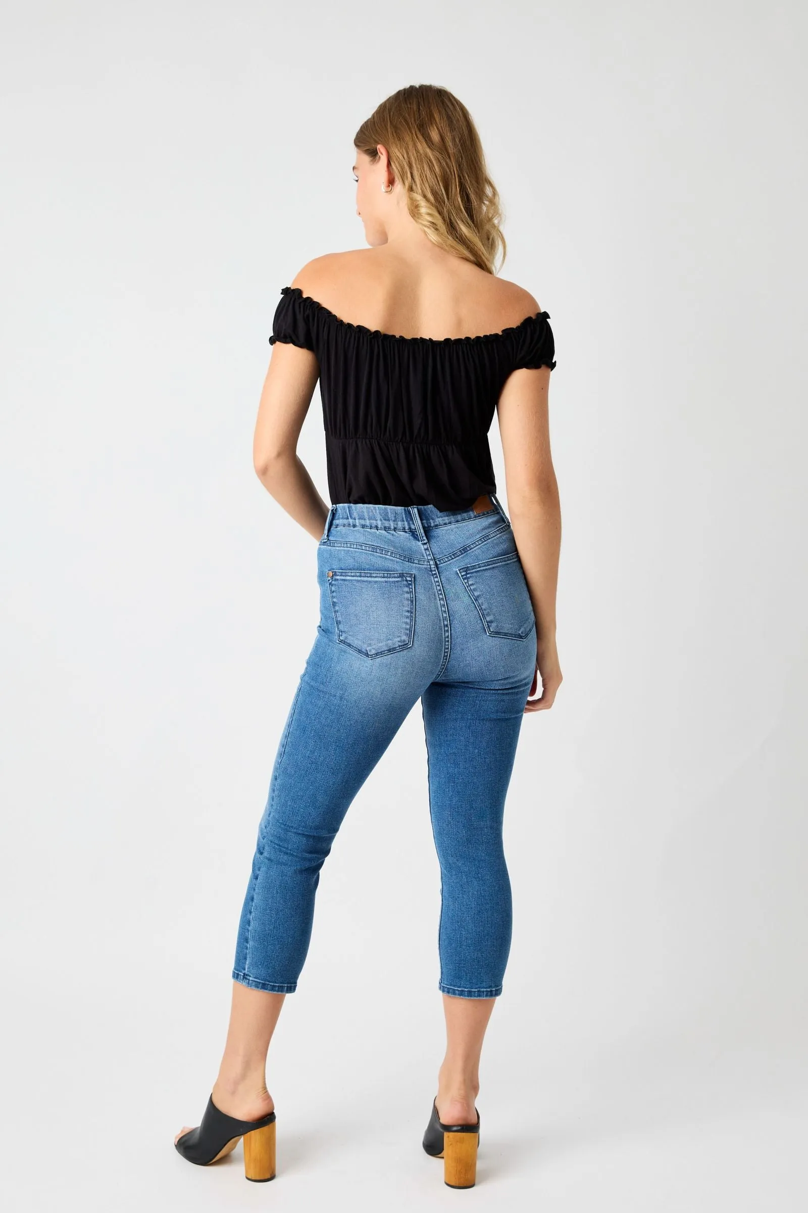 Judy Blue | Cooling Denim Pull On Capris