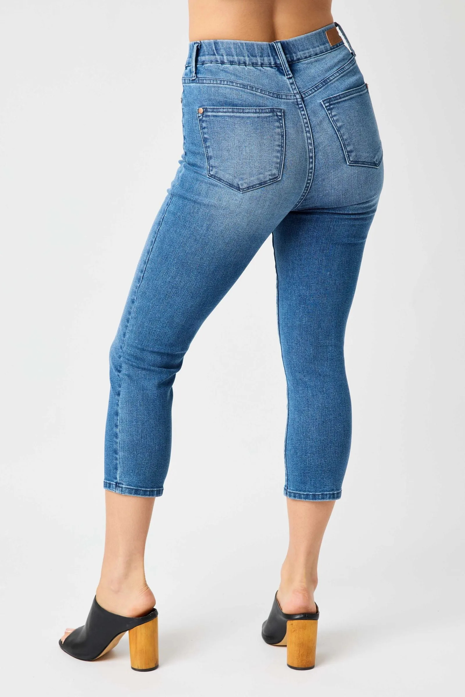 Judy Blue | Cooling Denim Pull On Capris