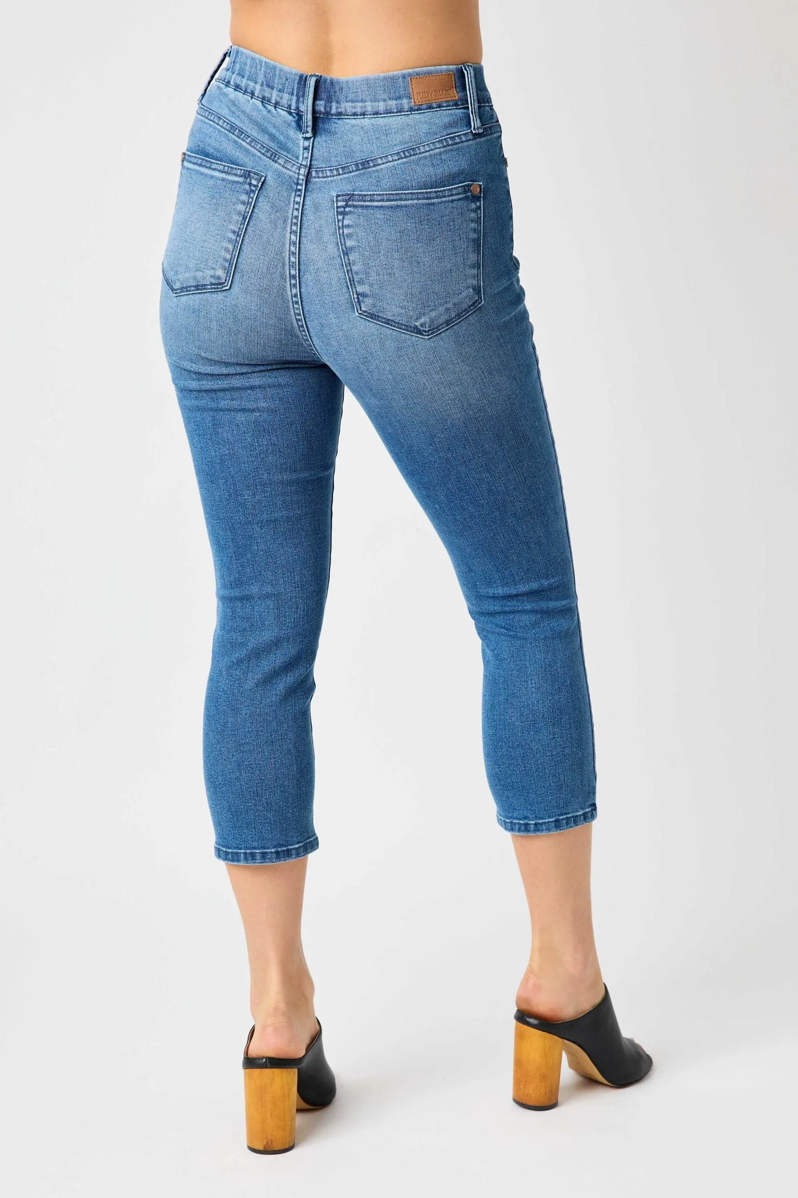 Judy Blue High Rise Cool Denim Pull On Capris