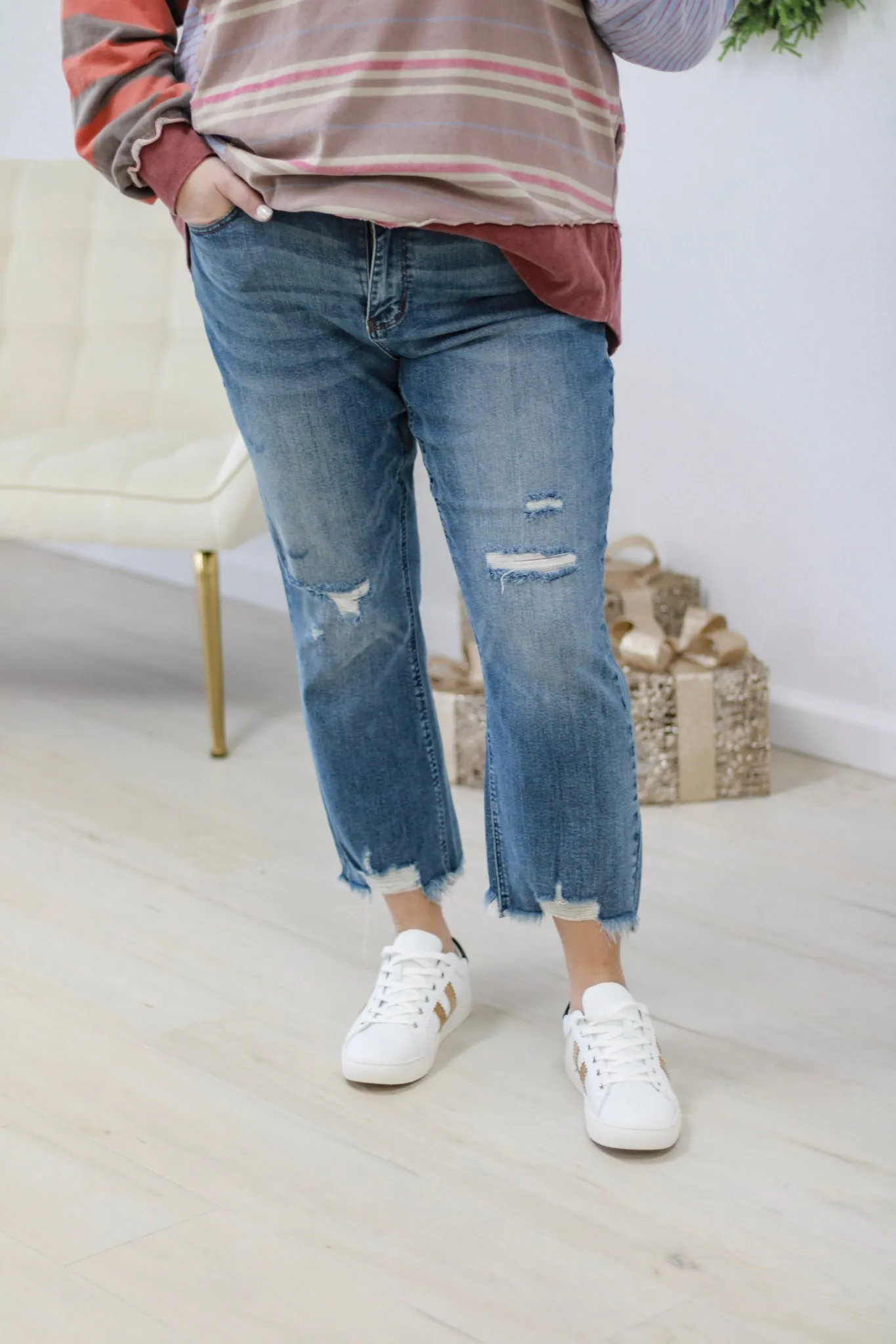 Judy Blue Hold Me Tight Cropped Straight
