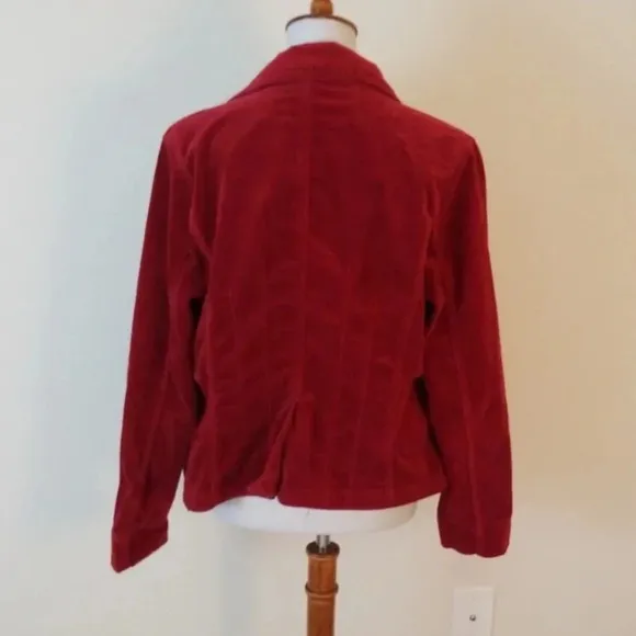 Kikit Jeans burgundy/ red jacket. Cute button detailing.