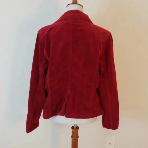 Kikit Jeans burgundy/ red jacket. Cute button detailing.
