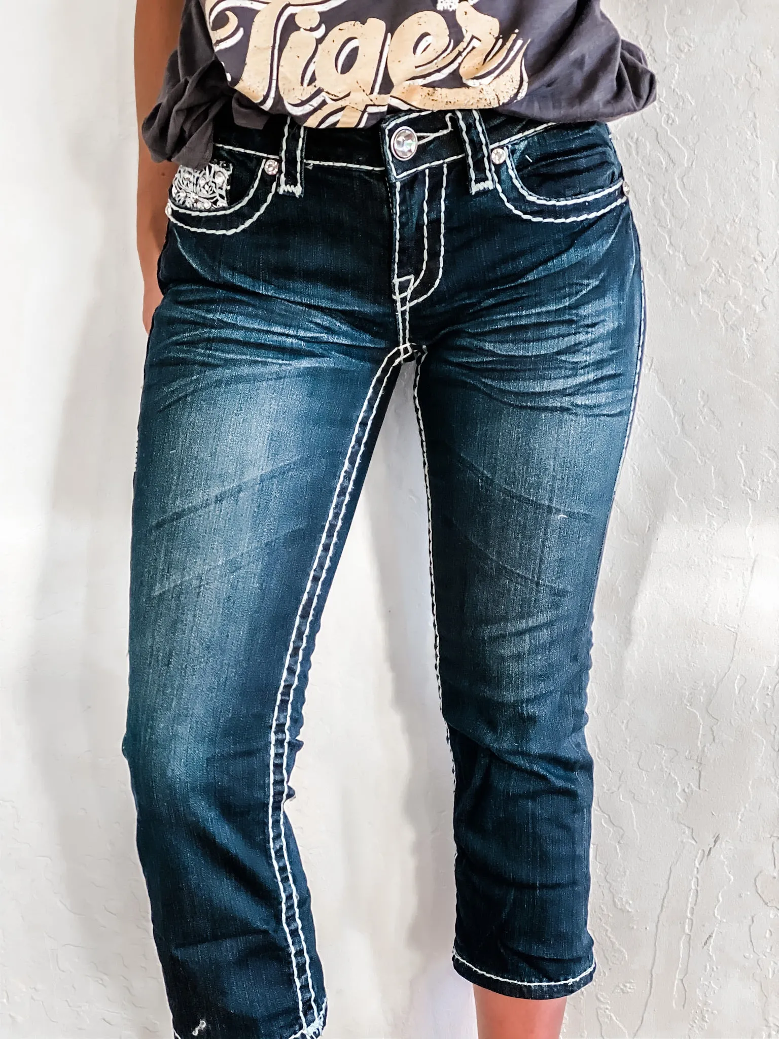 L.A. IDOL BLING CROSS CAPRIS