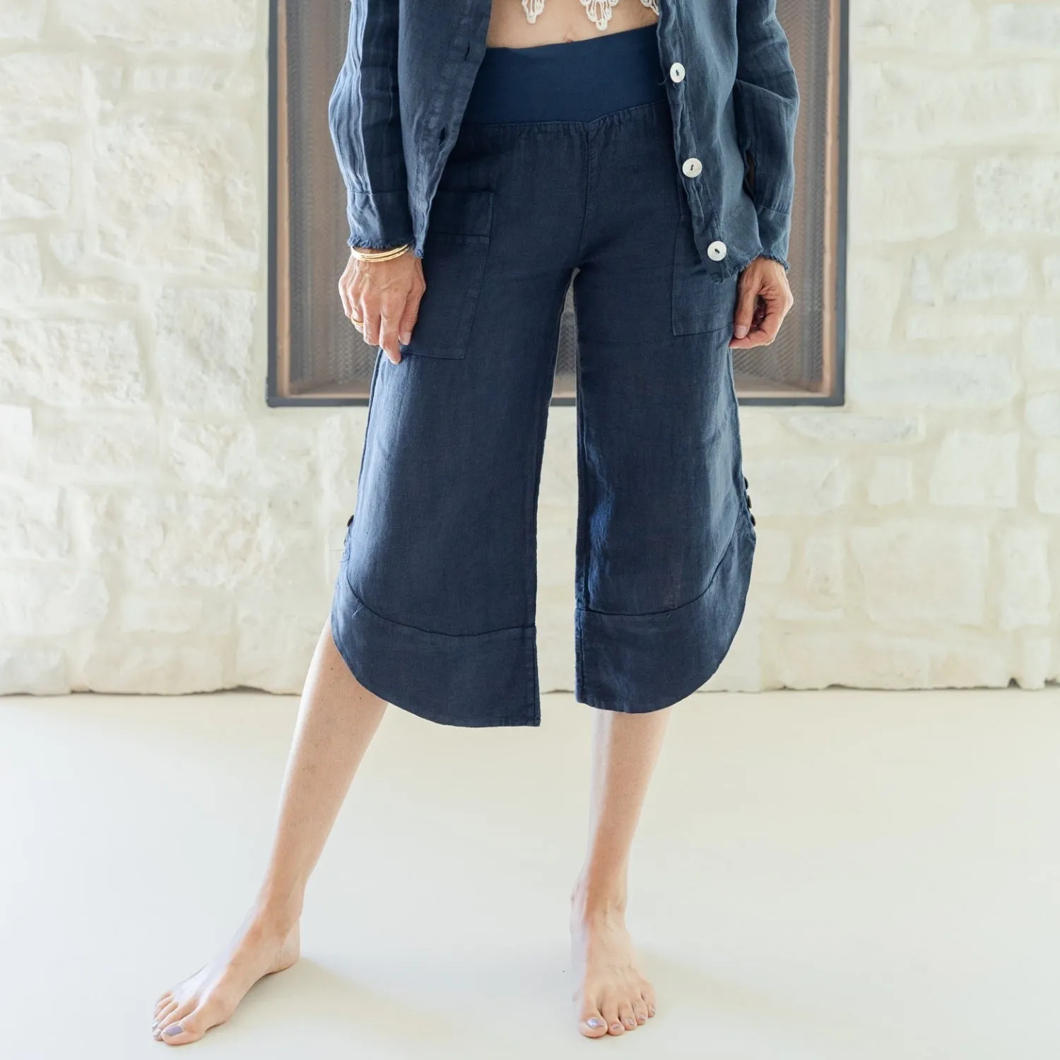 Linen Capri w/2 Large Open Pockets