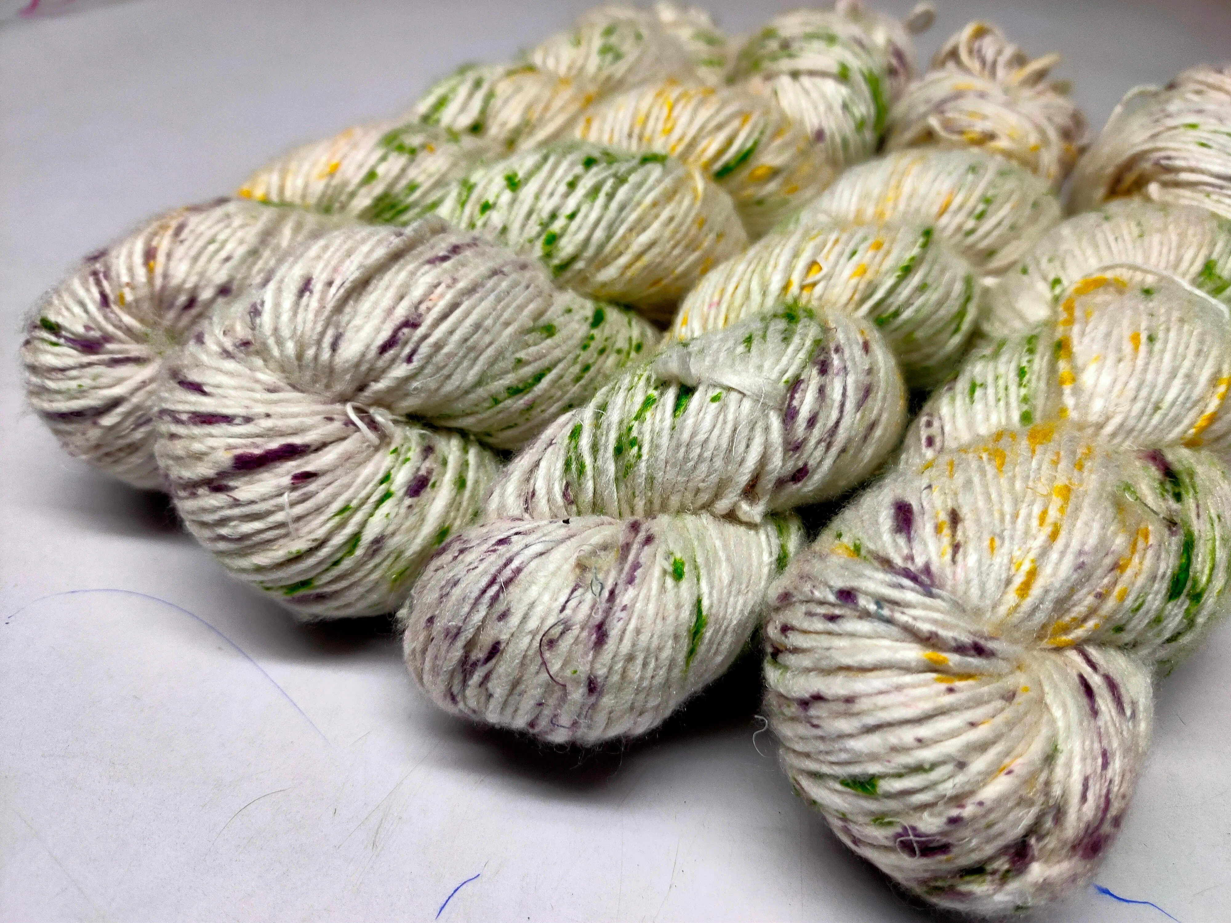 Mulberry Yarn Short Fiber - Tweety Fruiti