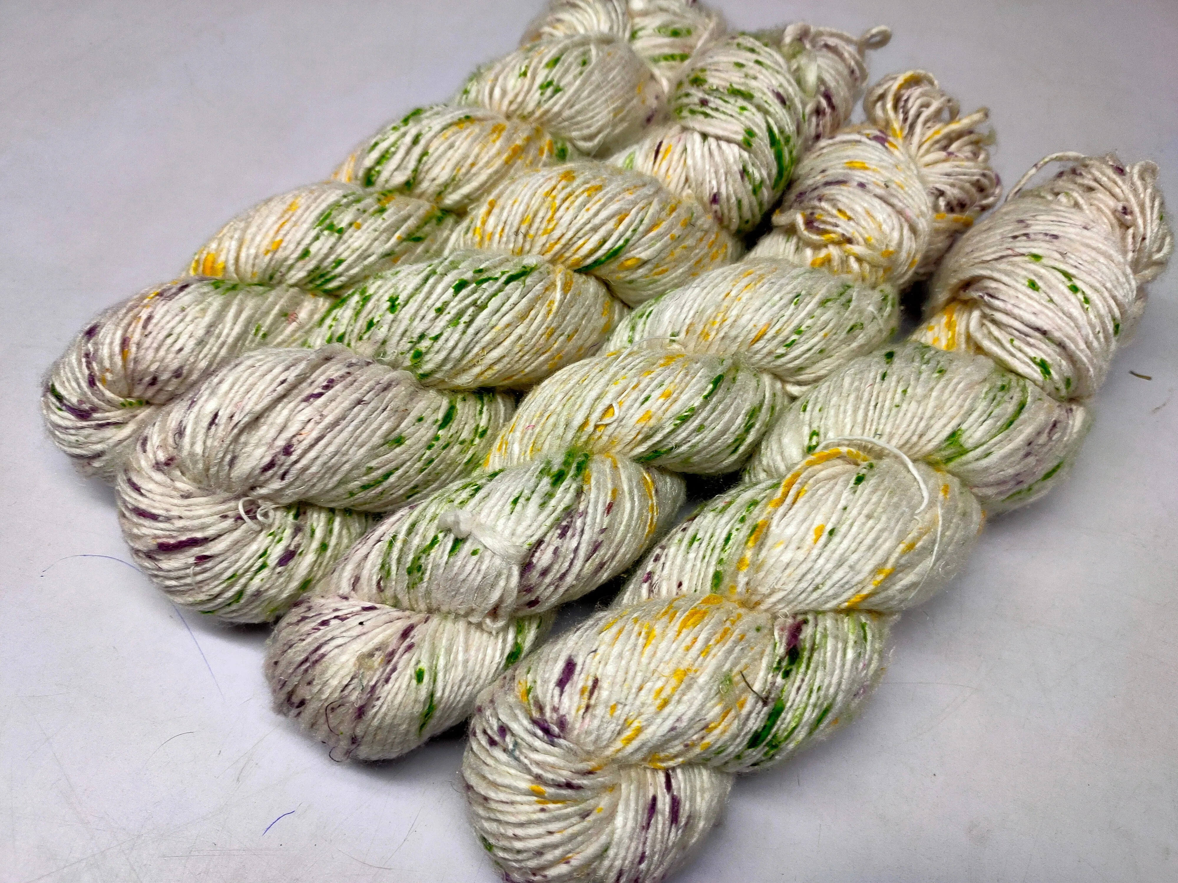 Mulberry Yarn Short Fiber - Tweety Fruiti