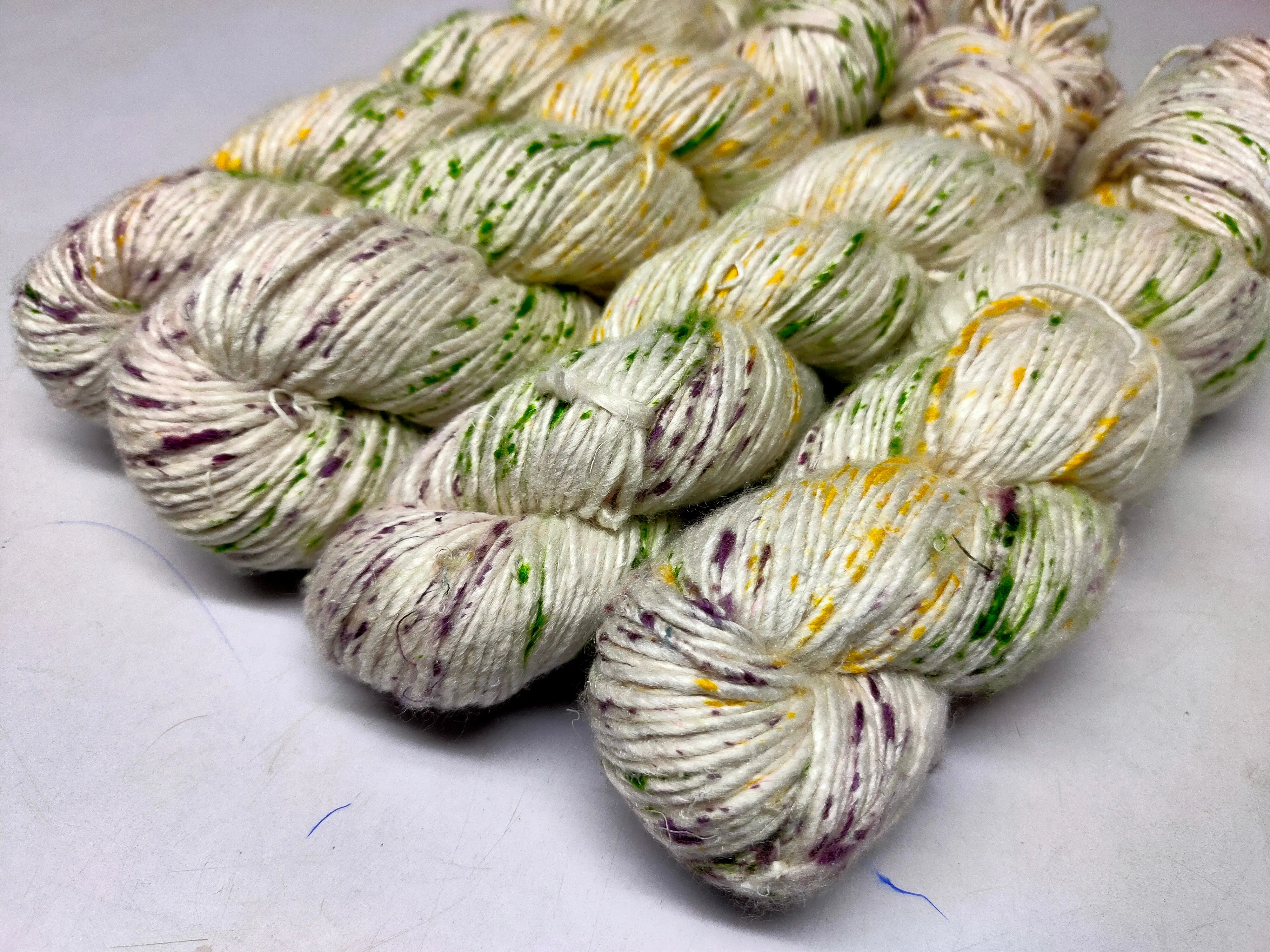 Mulberry Yarn Short Fiber - Tweety Fruiti