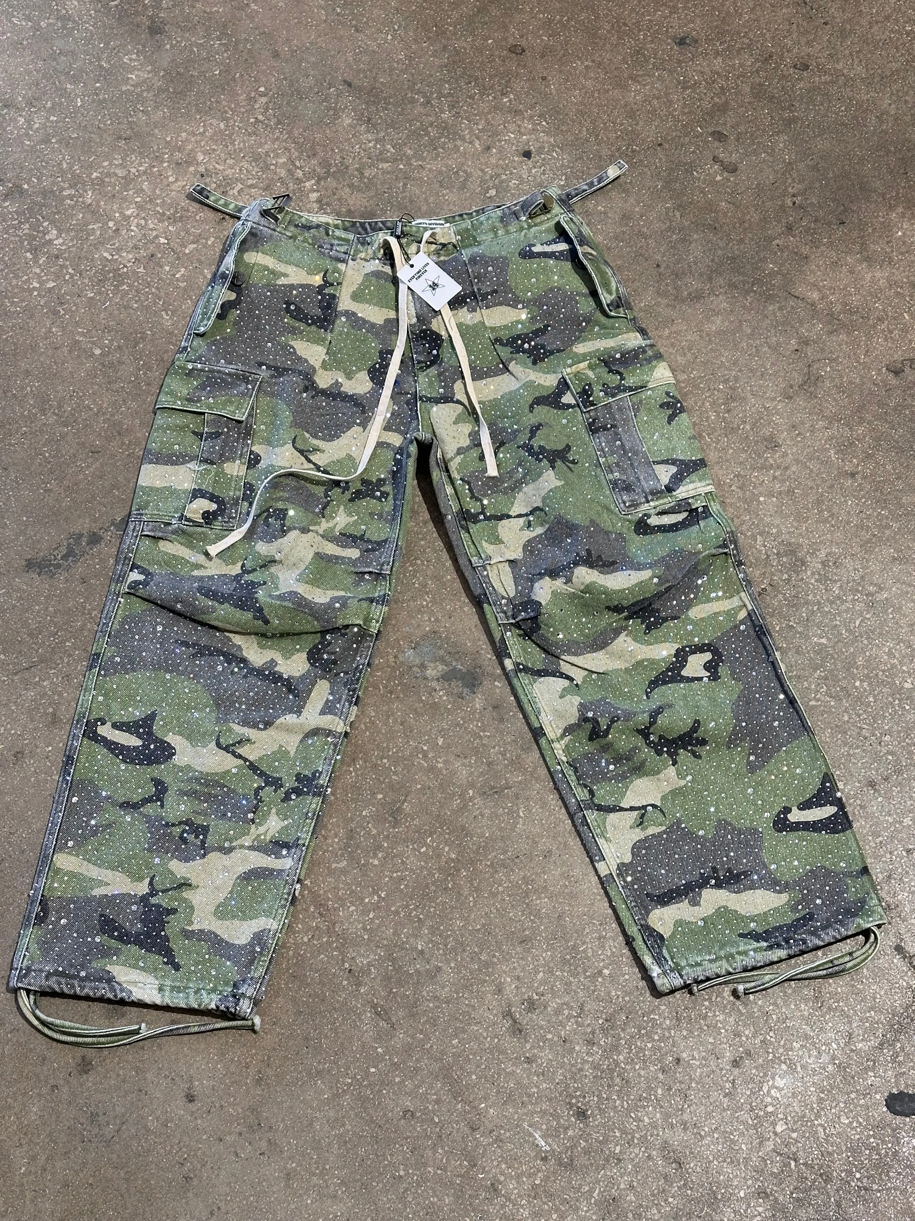 NEW VALE Crystal Camo Cargo Pants