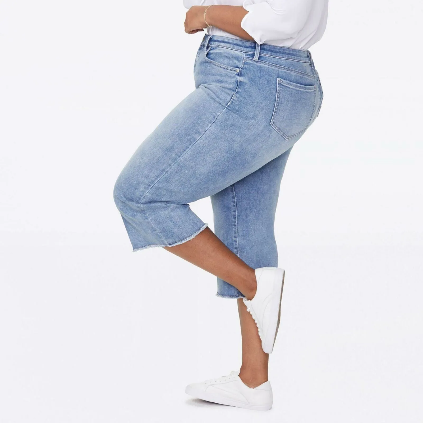 NWT NYDJ Women's Coheed Wide Leg Capri Fray Hem Jeans. A377700 18