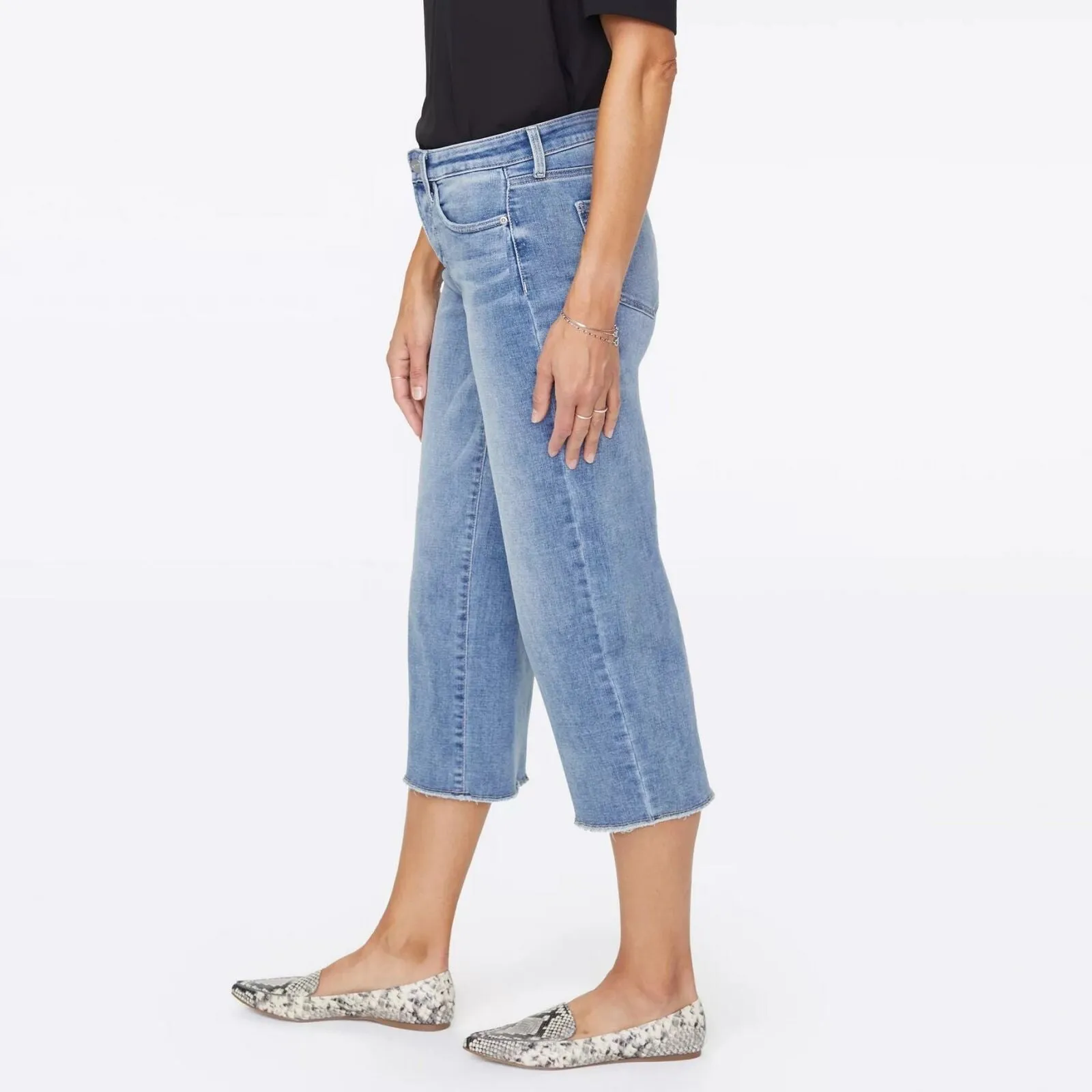 NWT NYDJ Women's Coheed Wide Leg Capri Fray Hem Jeans. A377700 18