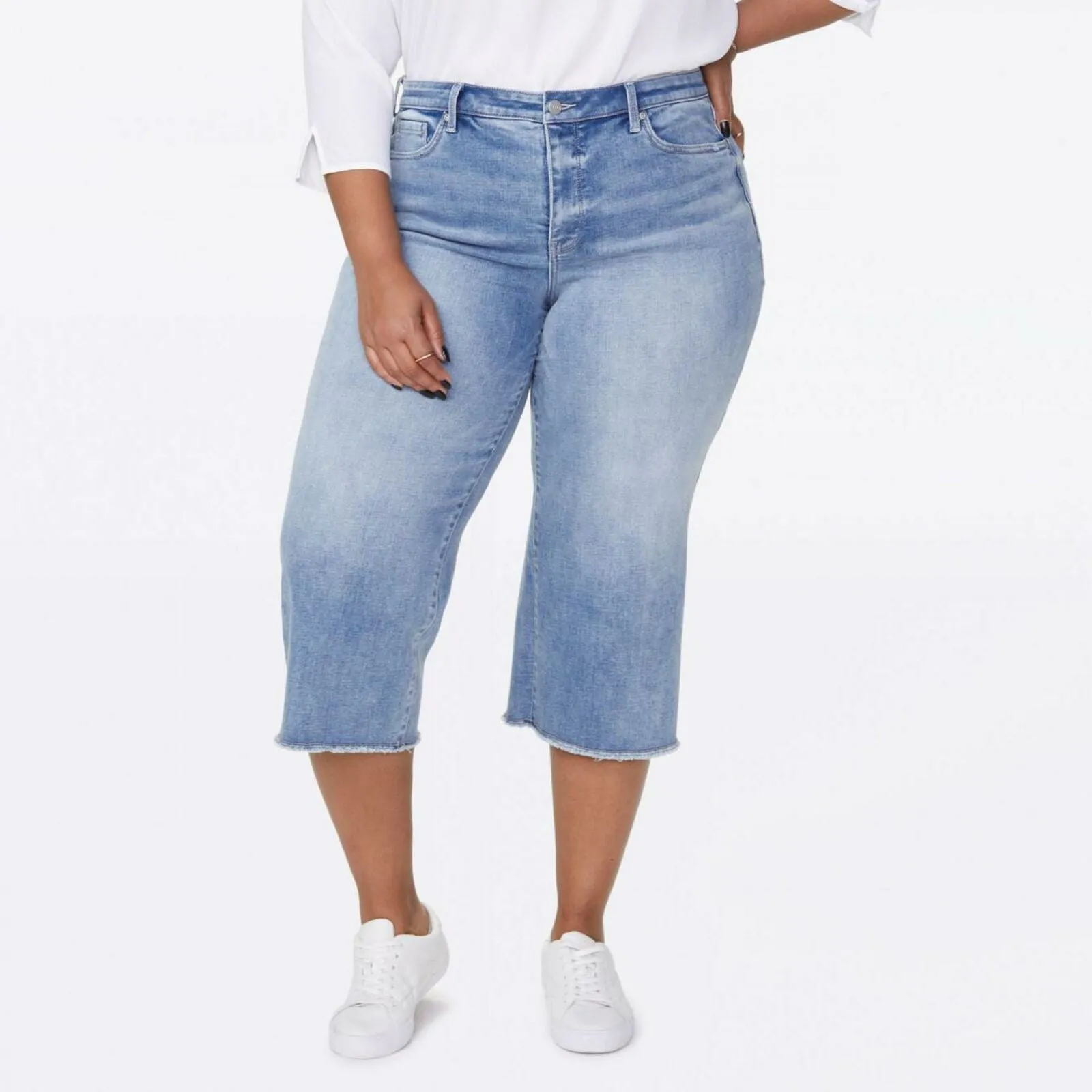 NWT NYDJ Women's Coheed Wide Leg Capri Fray Hem Jeans. A377700 18