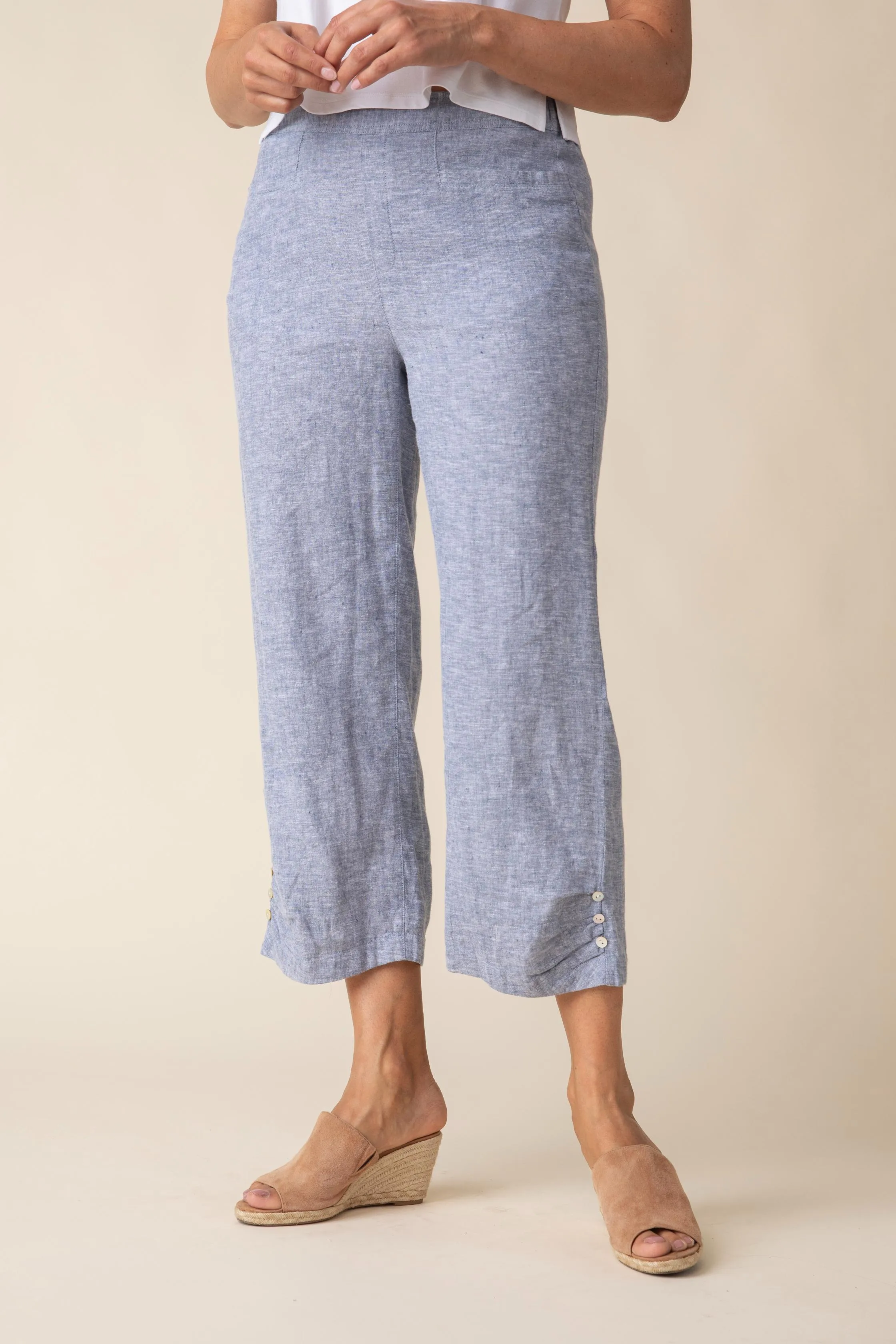 Pleat Button Capri