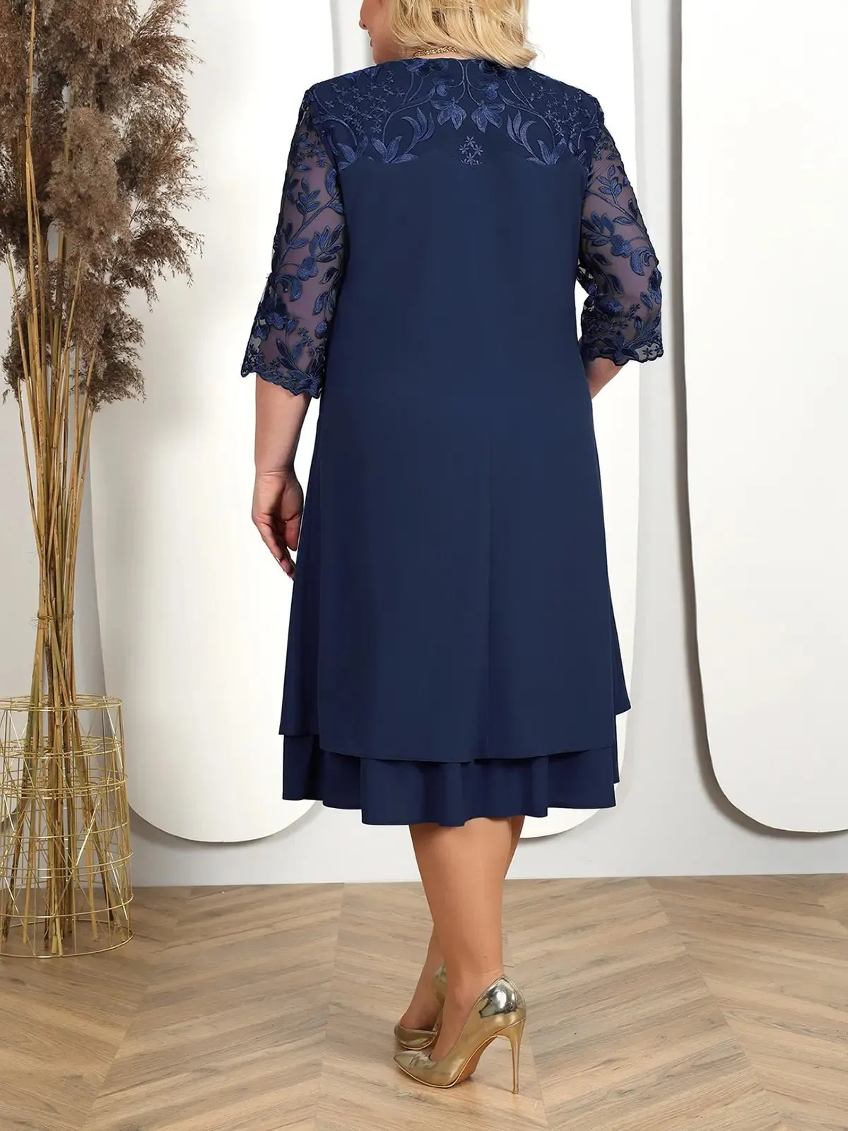Plus Size Layered A-Line Dress with Floral Lace Sleeves Embroidered Chiffon Elegant Evening Party Prom Dress