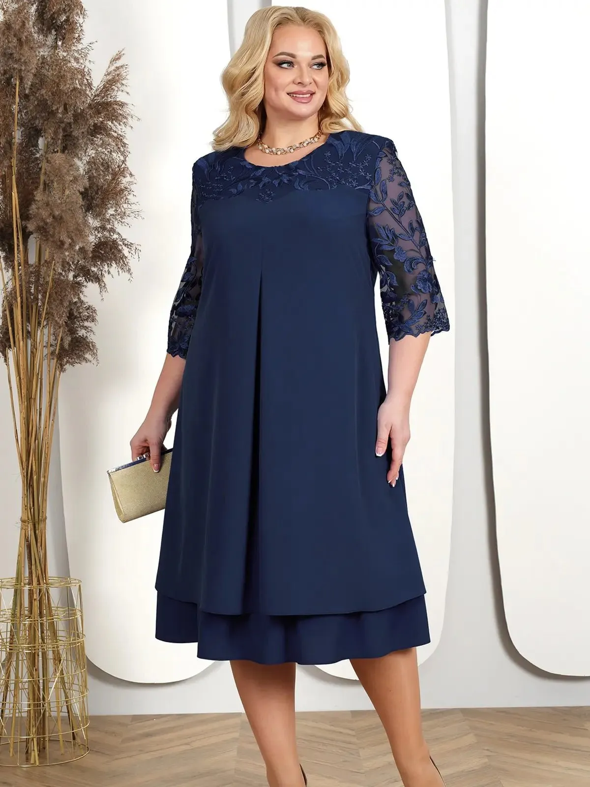 Plus Size Layered A-Line Dress with Floral Lace Sleeves Embroidered Chiffon Elegant Evening Party Prom Dress
