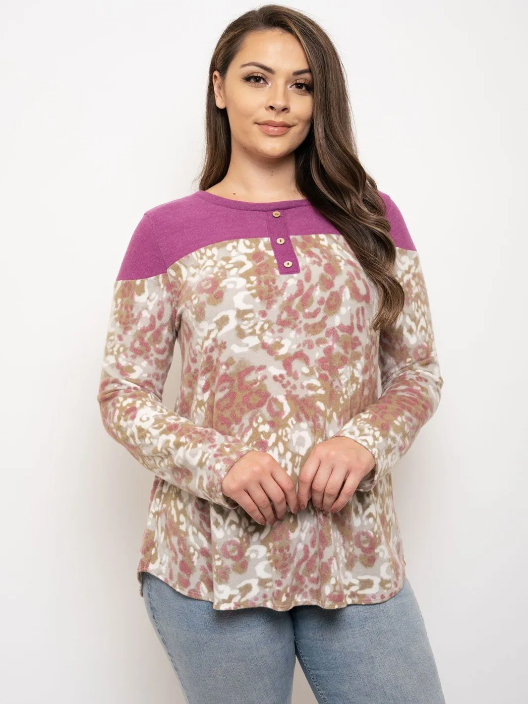 PLUS SIZE LONG SLEEVE BUTTON DETAIL TUNIC TOP