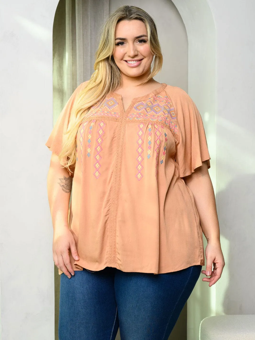 PLUS SIZE SHORT SLEEVE EMBROIDERY TUNIC TOP