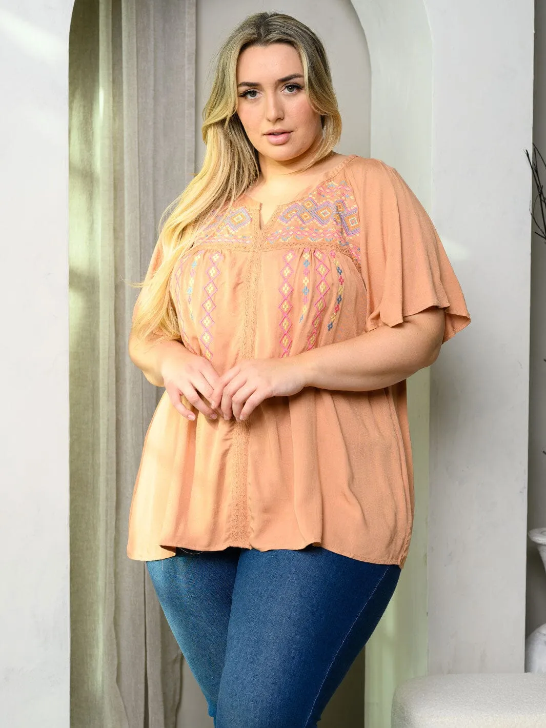 PLUS SIZE SHORT SLEEVE EMBROIDERY TUNIC TOP