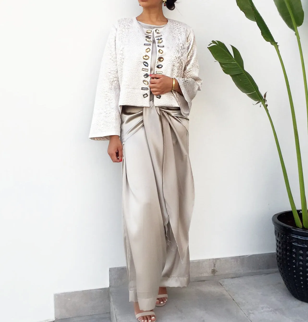 Qabeela SS17  Off White & Matt Silver Jacquard Crop Jacket