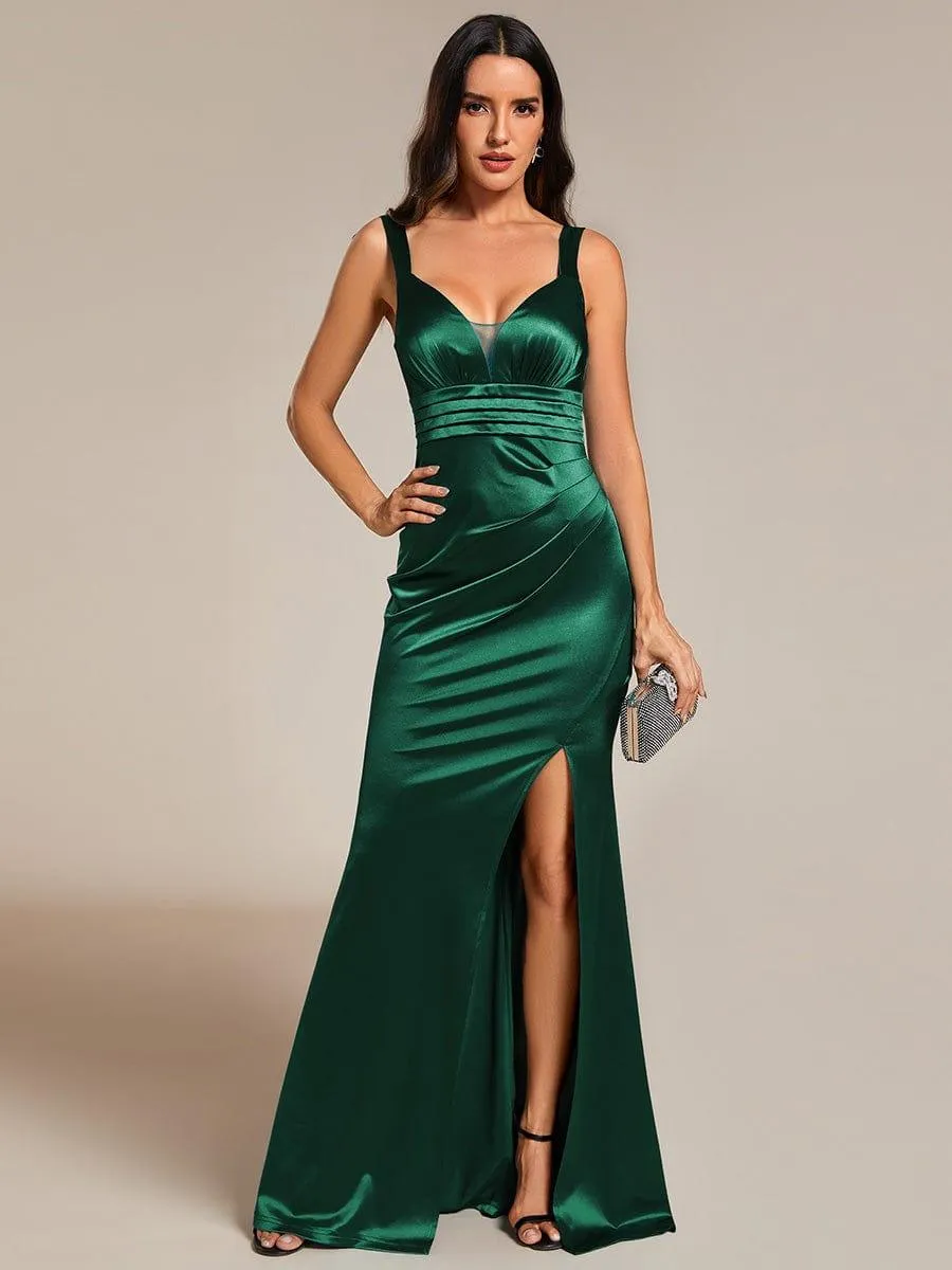 Robe de soirée plissée en satin à fente haute et col en V à bretelles spaghetti