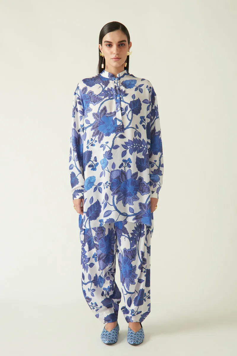 Rockefeller Holidays I  Sungai Printed Tunic  Modal Satin White/Navy Java collection 8JV-47A